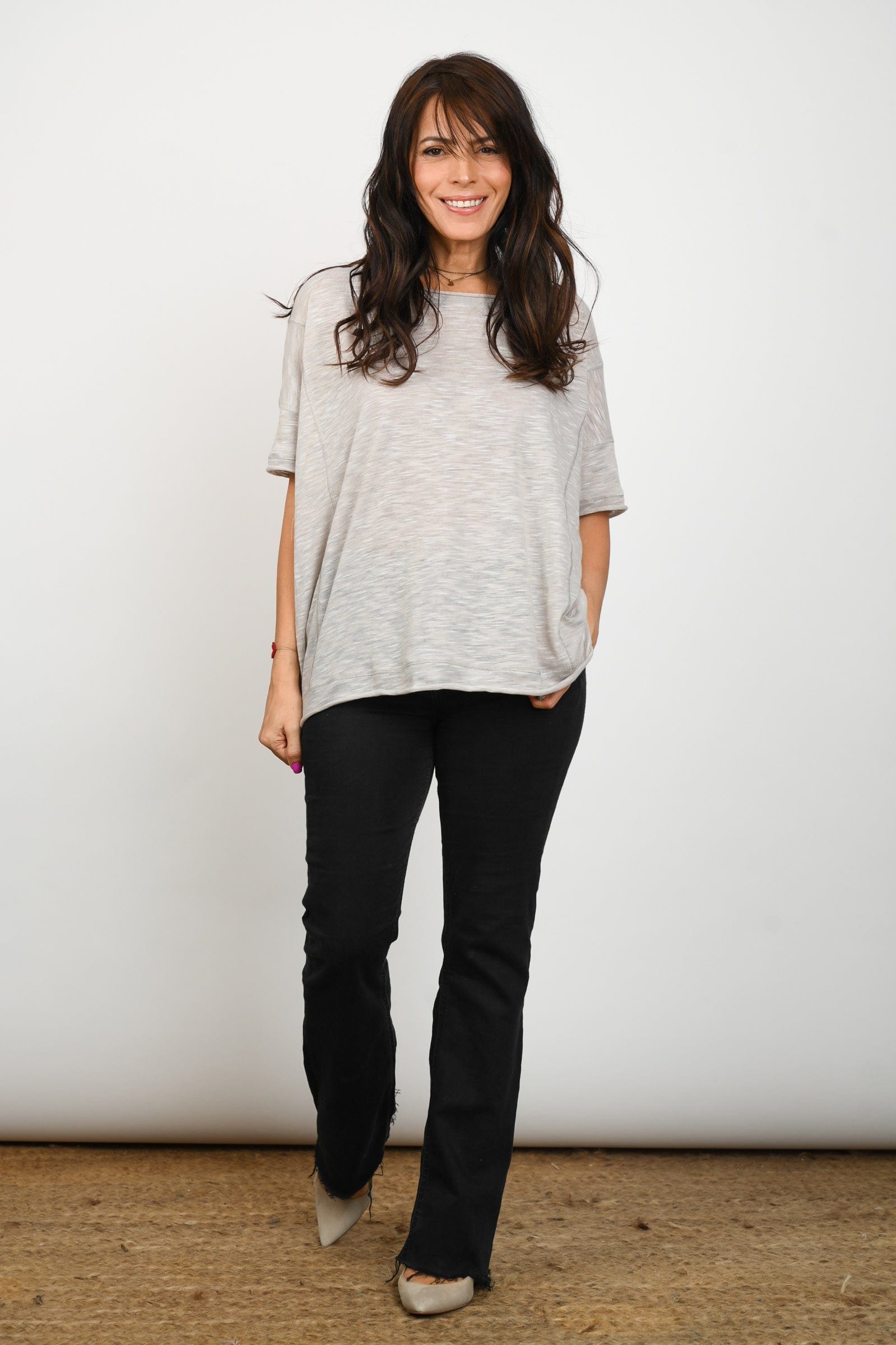 IT חולצה אפורה image 1