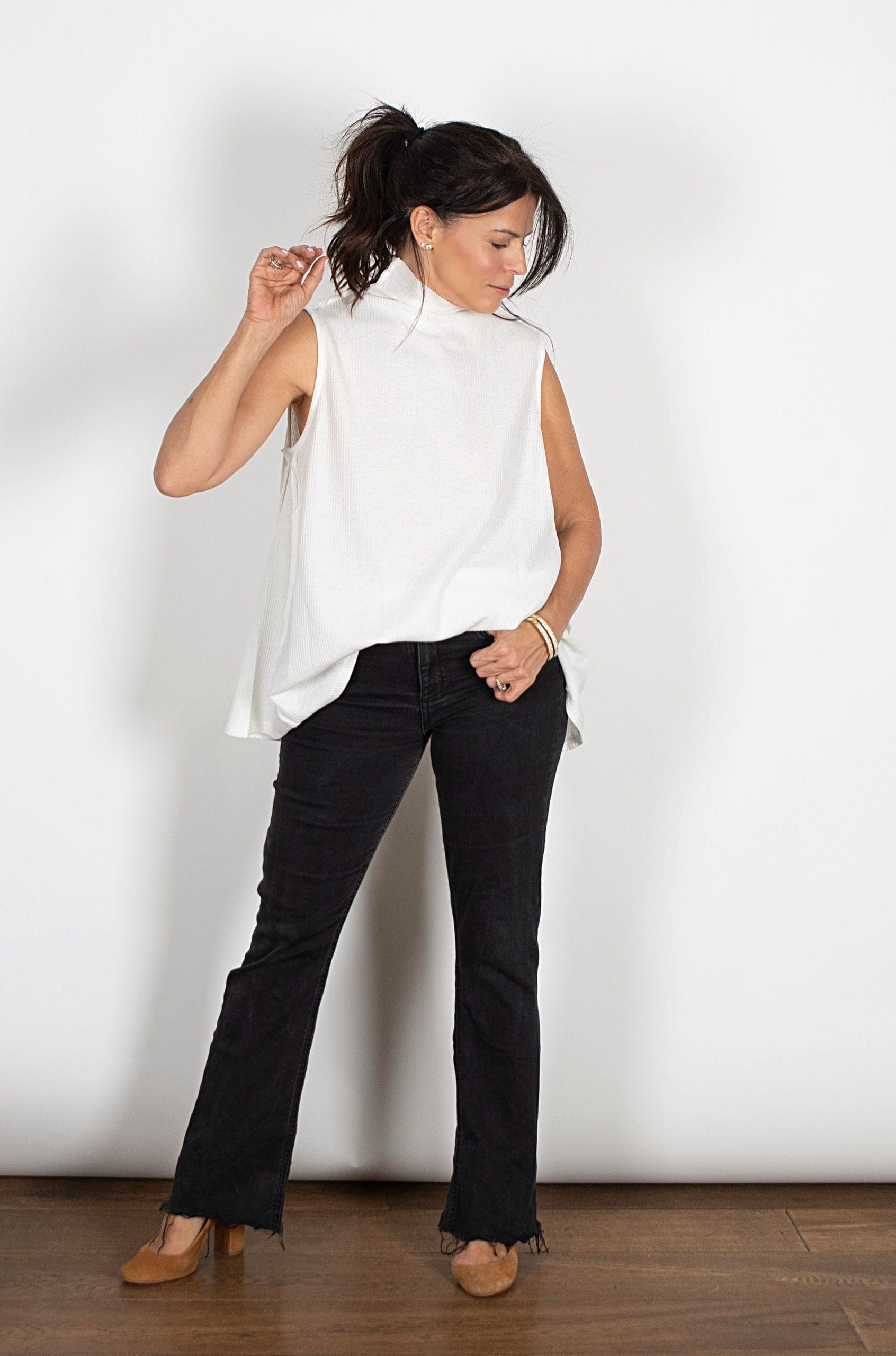 NOAM גופיית מיני גולף לבנה וופל image 5