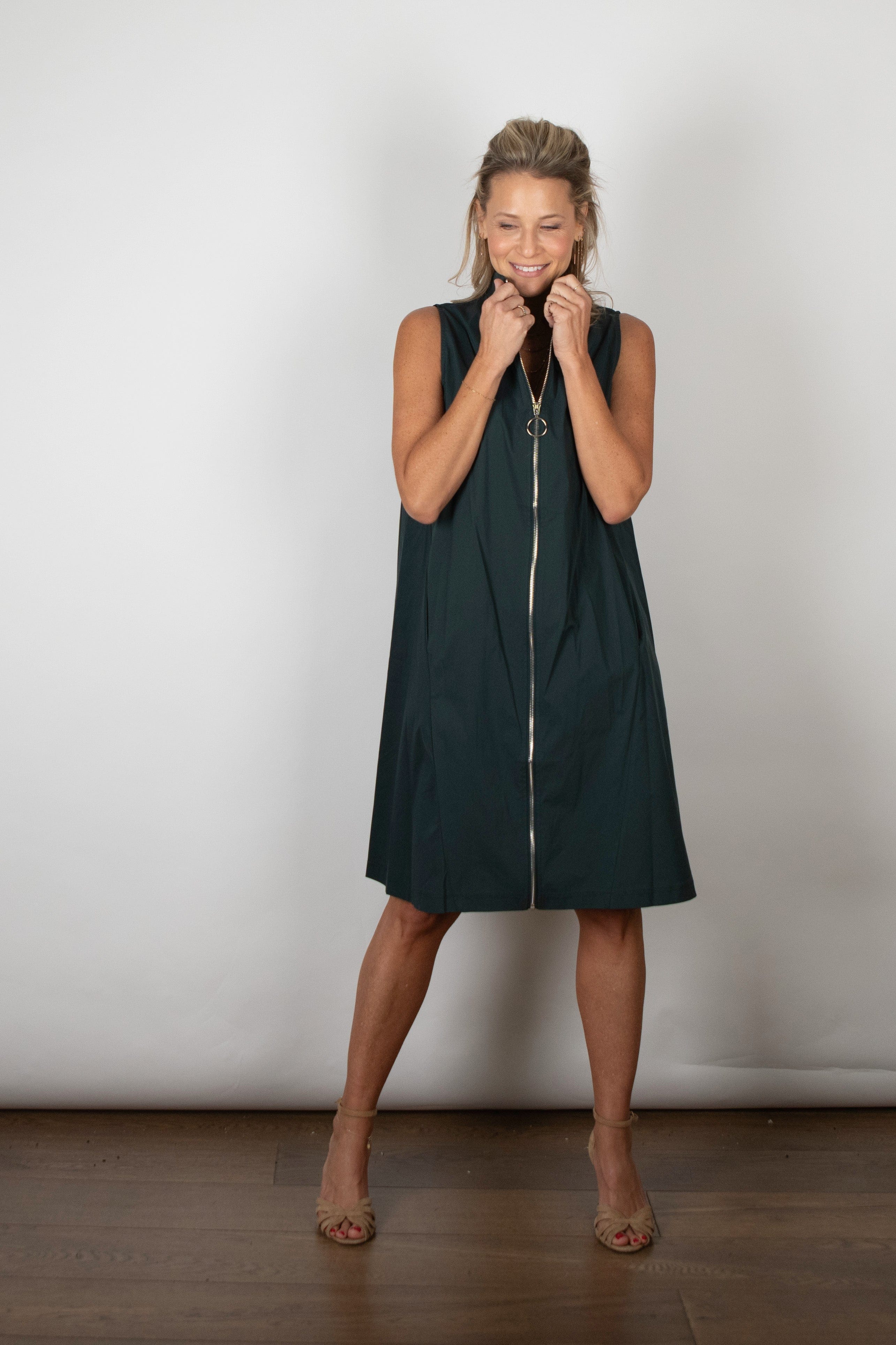 SHAKIRA  שמלה ירוקה ריצ׳רצ image 7