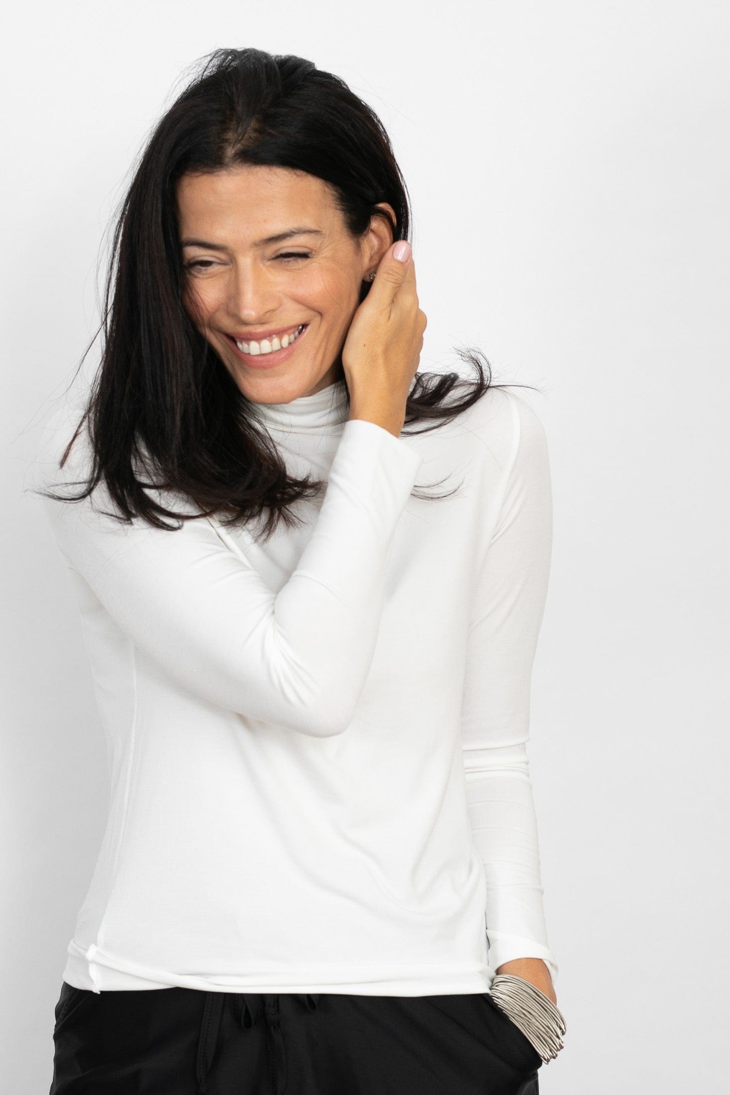 VIOLA GOLF חולצת גולף לבנה צמודה image 5