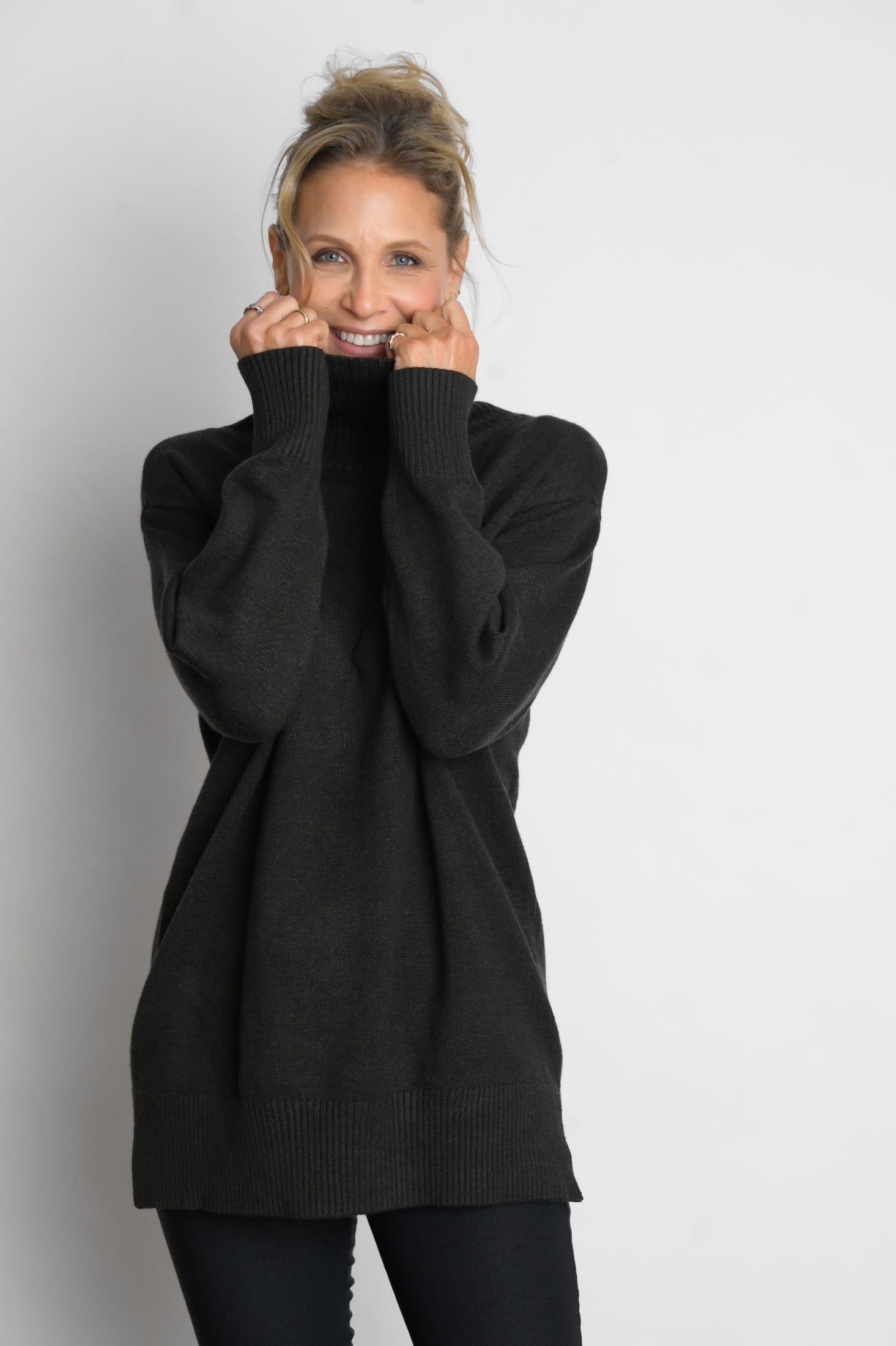 SYMI סריג גולף זית כהה image 3