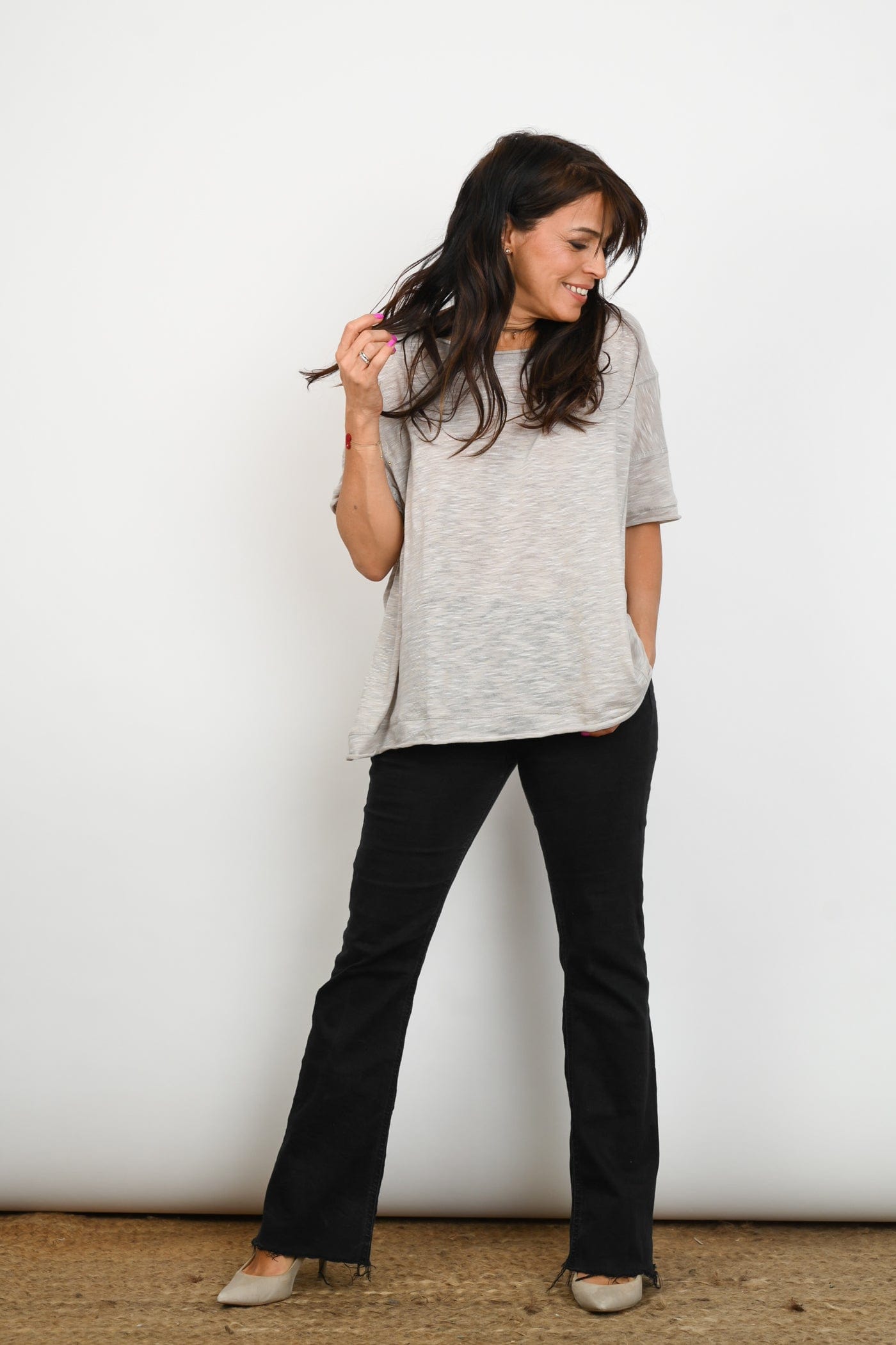 IT חולצה אפורה image 9