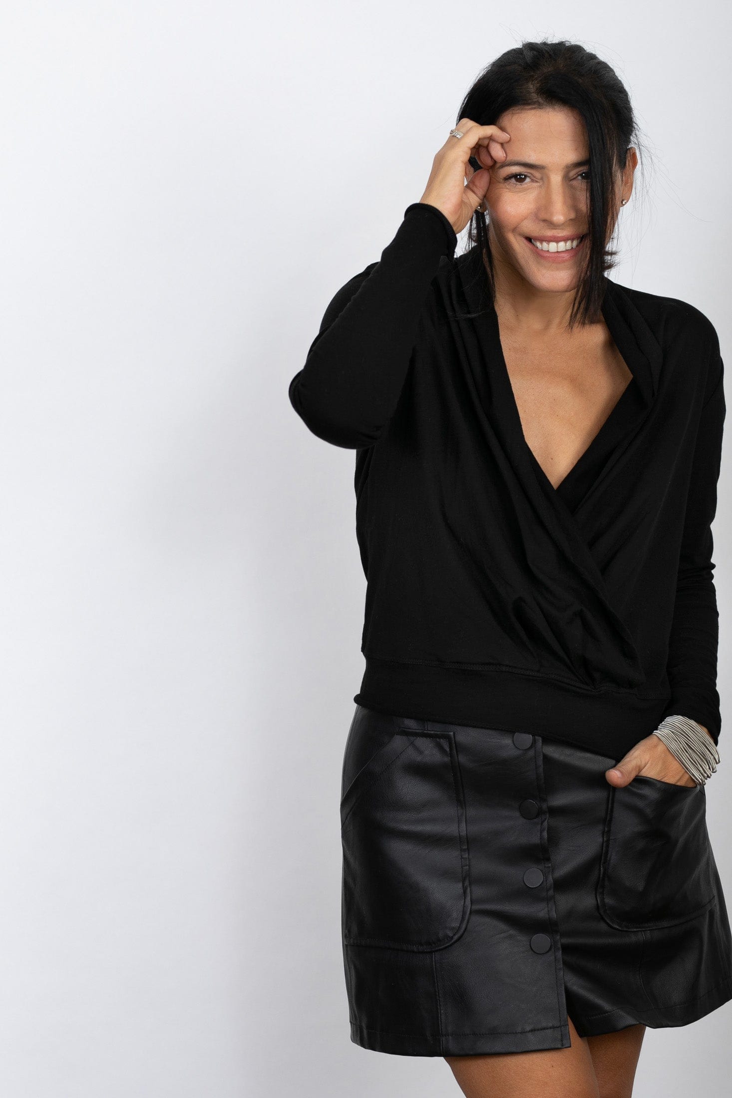 GLOW  חולצה מעוצבת שחורה image 9