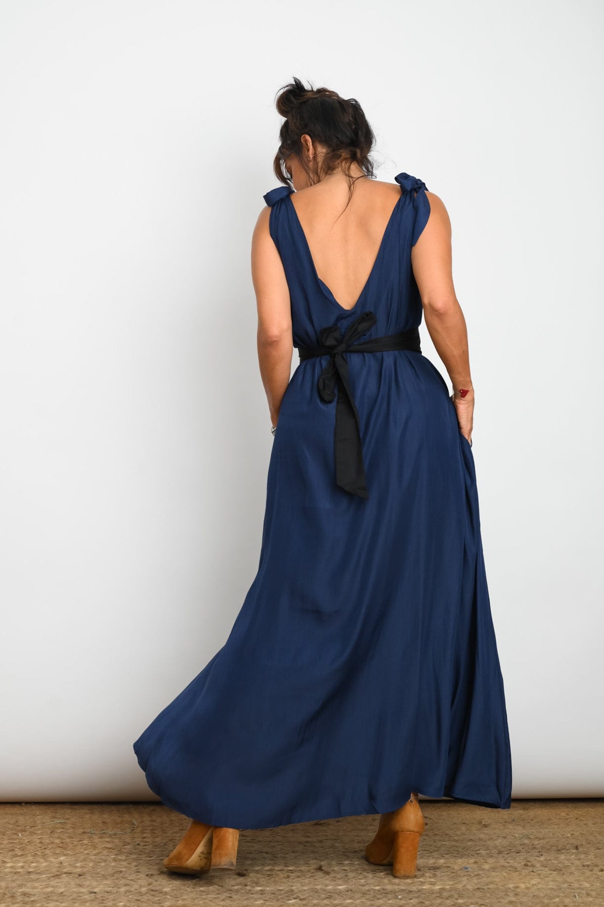 FLY  שמלה כחולה כתפיות קשירה image 5