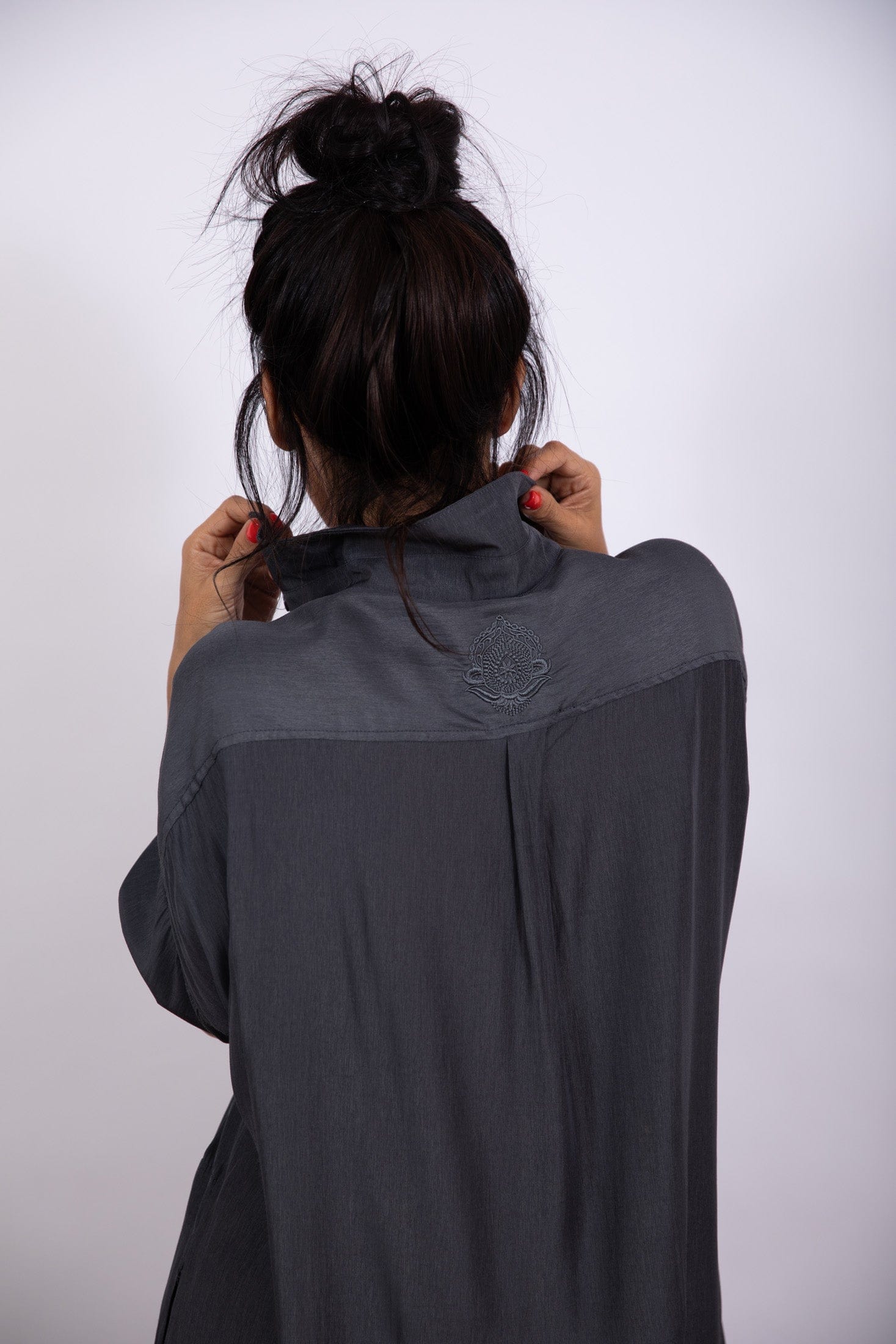 DEMON שמלה אפורה מקסי image 4