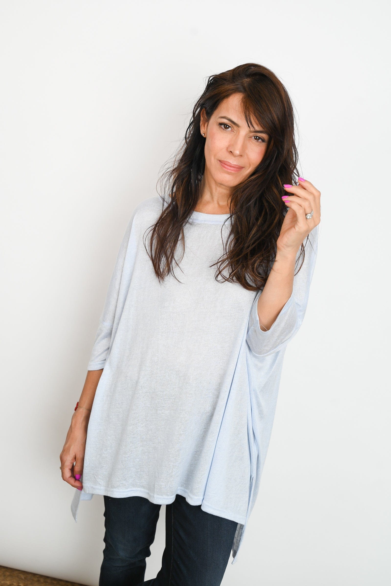 LEO  חולצה תכלת אוברסייז גדולה image 3