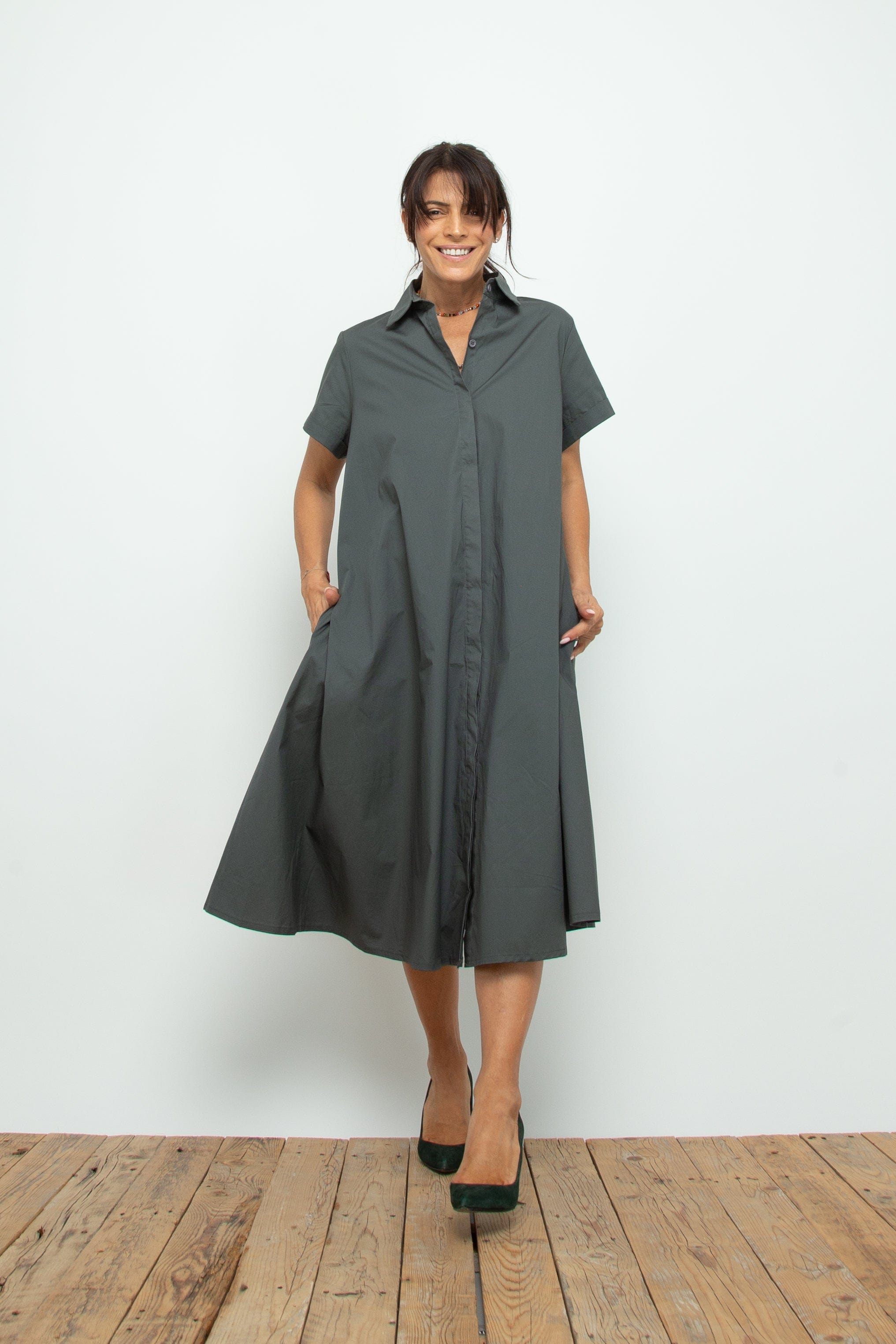 THREE   שמלה אוברסייז אפורה image 1