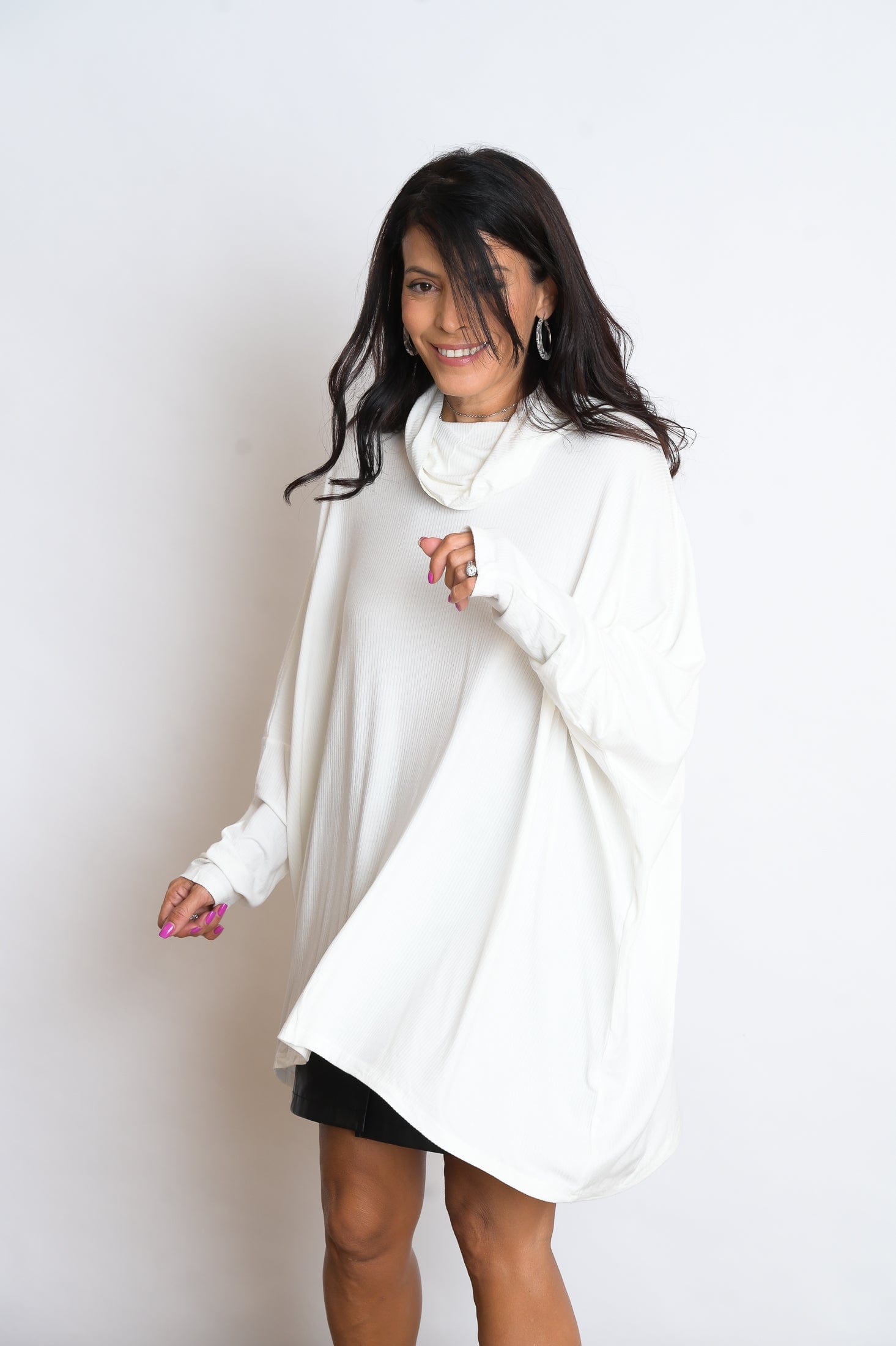 K SHIRT   גולף לבן אוברסייז image 5