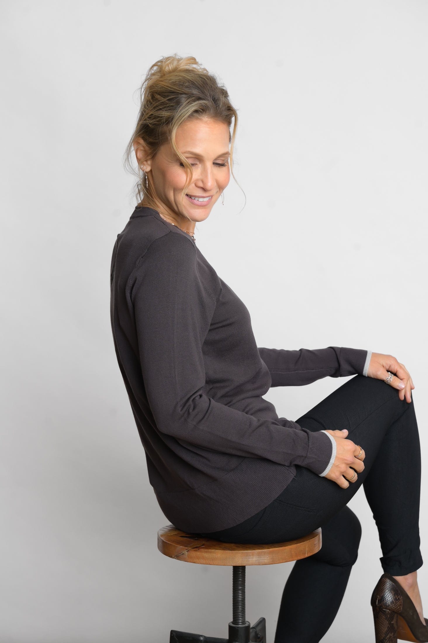 KASOSS  סריג אפור חום קלאסי image 1