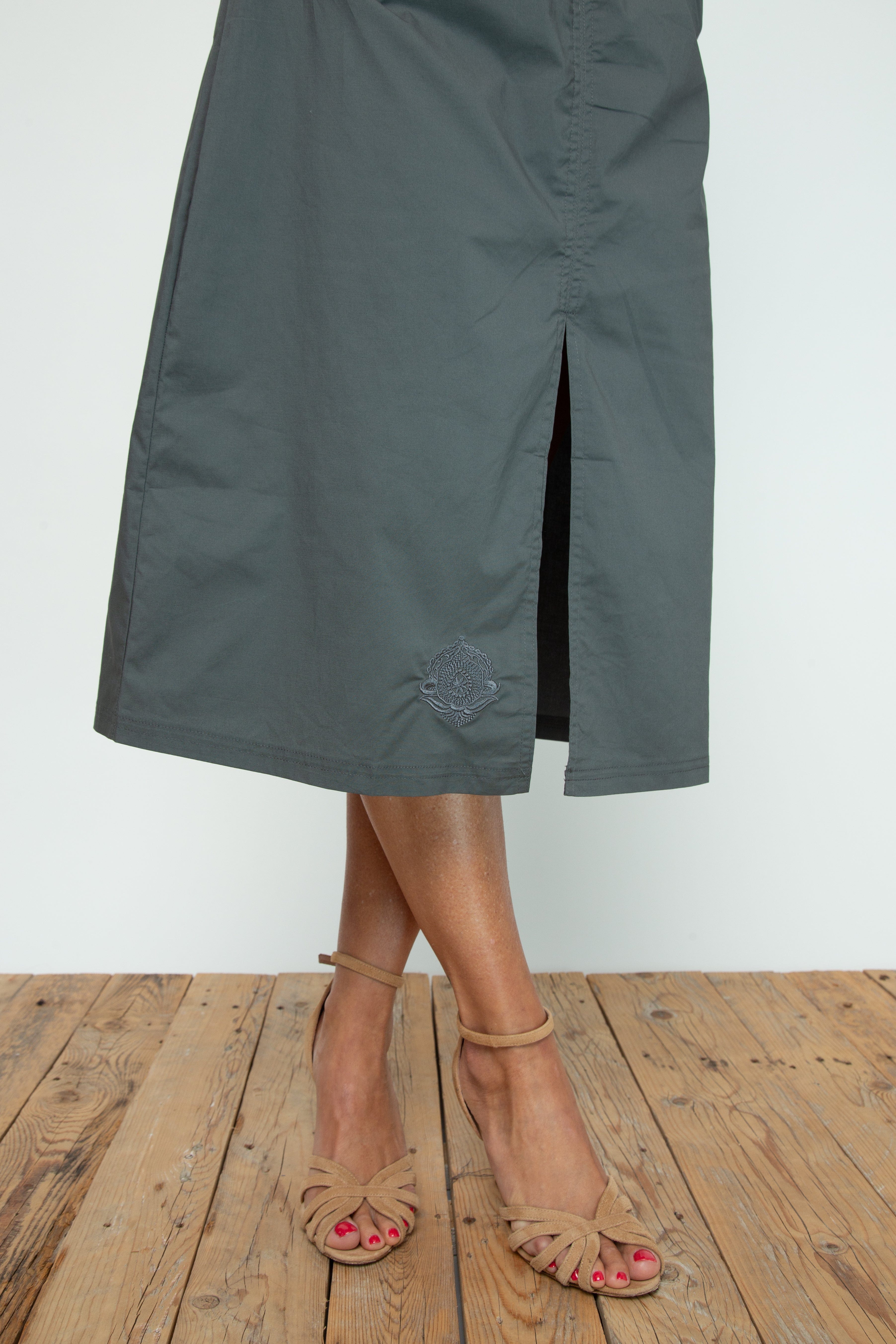 POOLY NEW שמלה מעוצבת אפור  זית  image 7