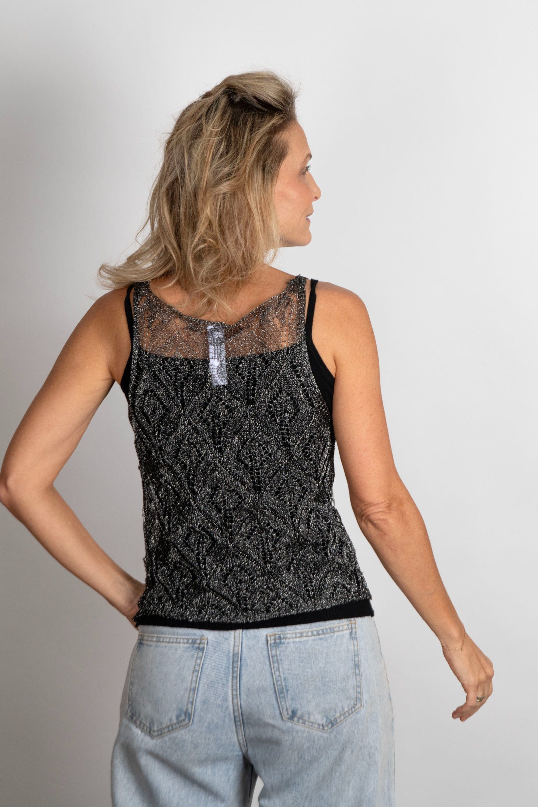 ALLICIA גופיית מנצנצת שחורה image 6