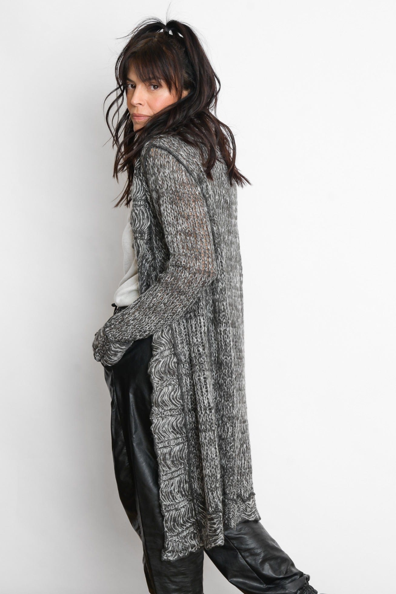 PAROS עליונית סרוגה שחור לבן image 0