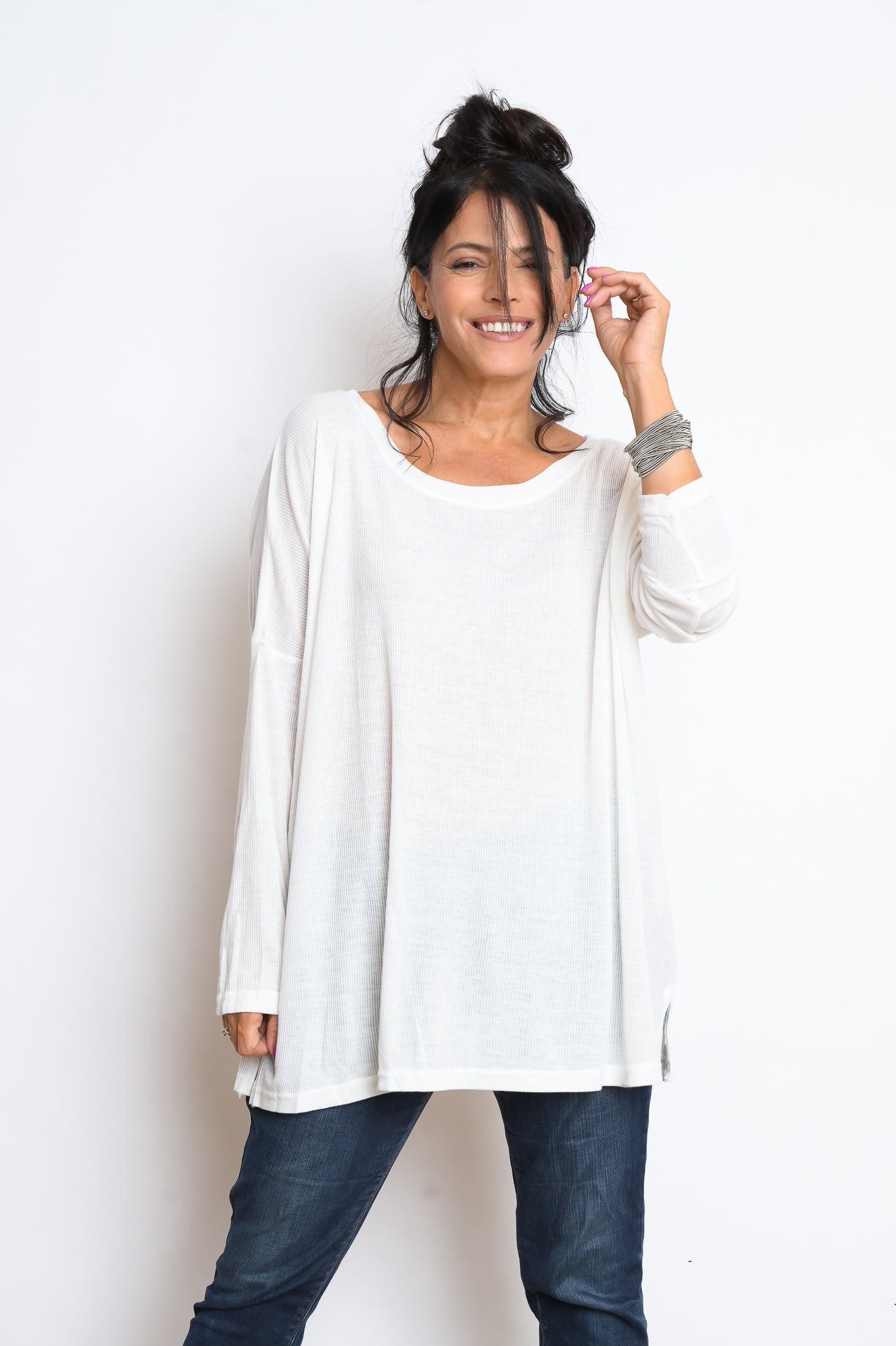 O SHIRT   חולצה לבנה אוברסייז image 1