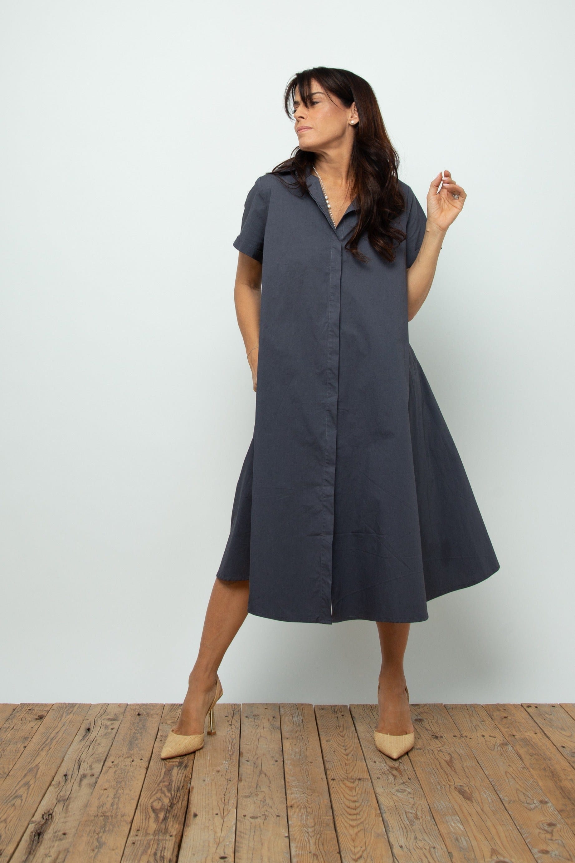 THREE  שמלה אוברסייז אפור סגול image 3