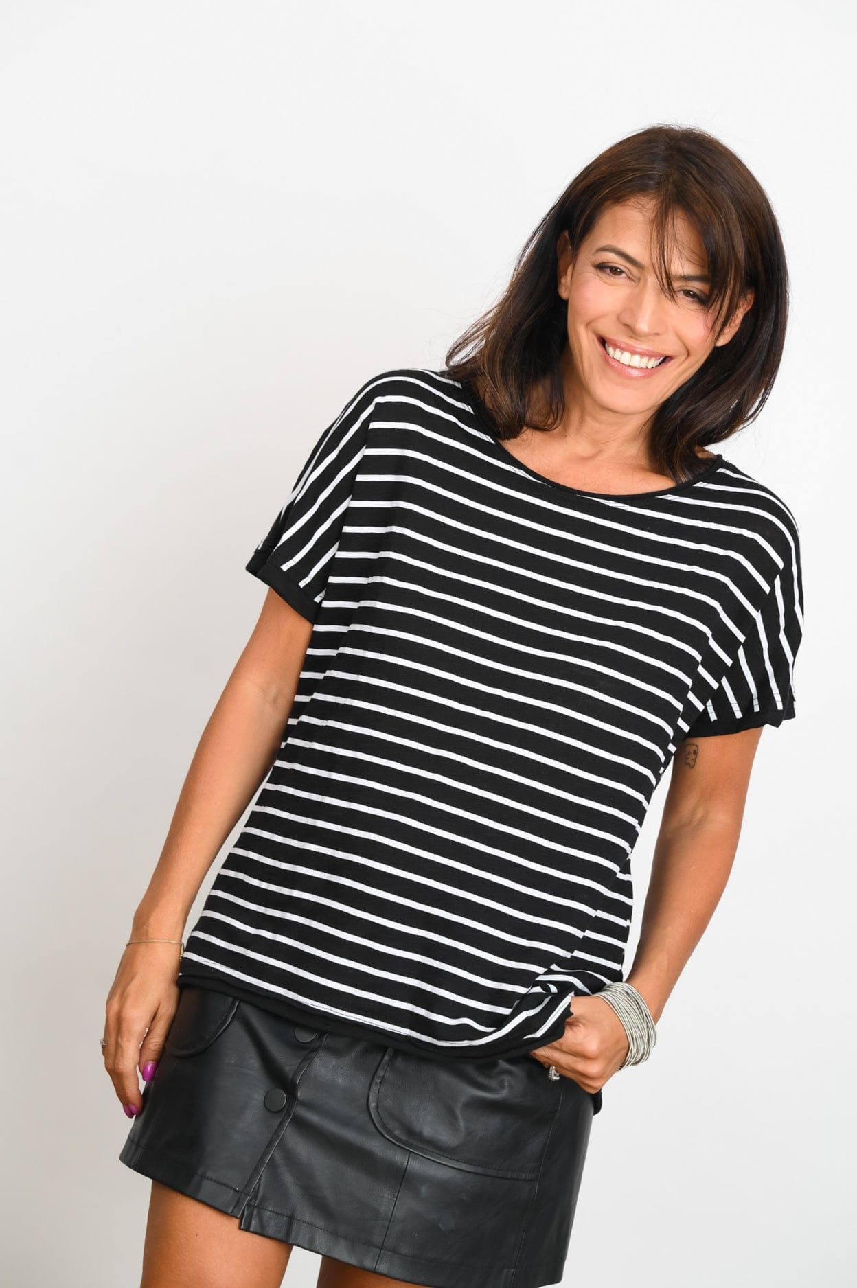 TRIP חולצה שחורה פסים image 2