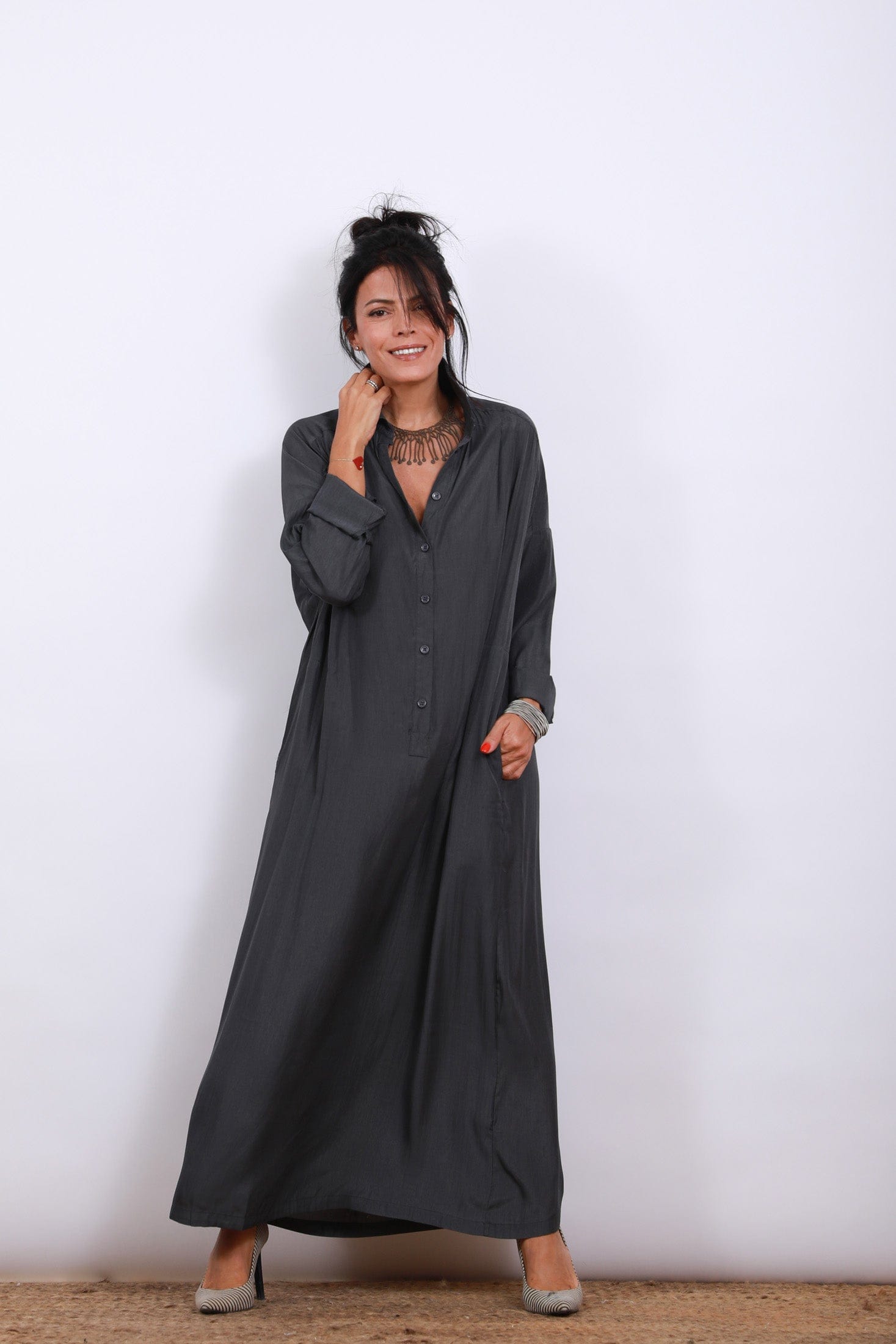 DEMON שמלה אפורה מקסי image 2