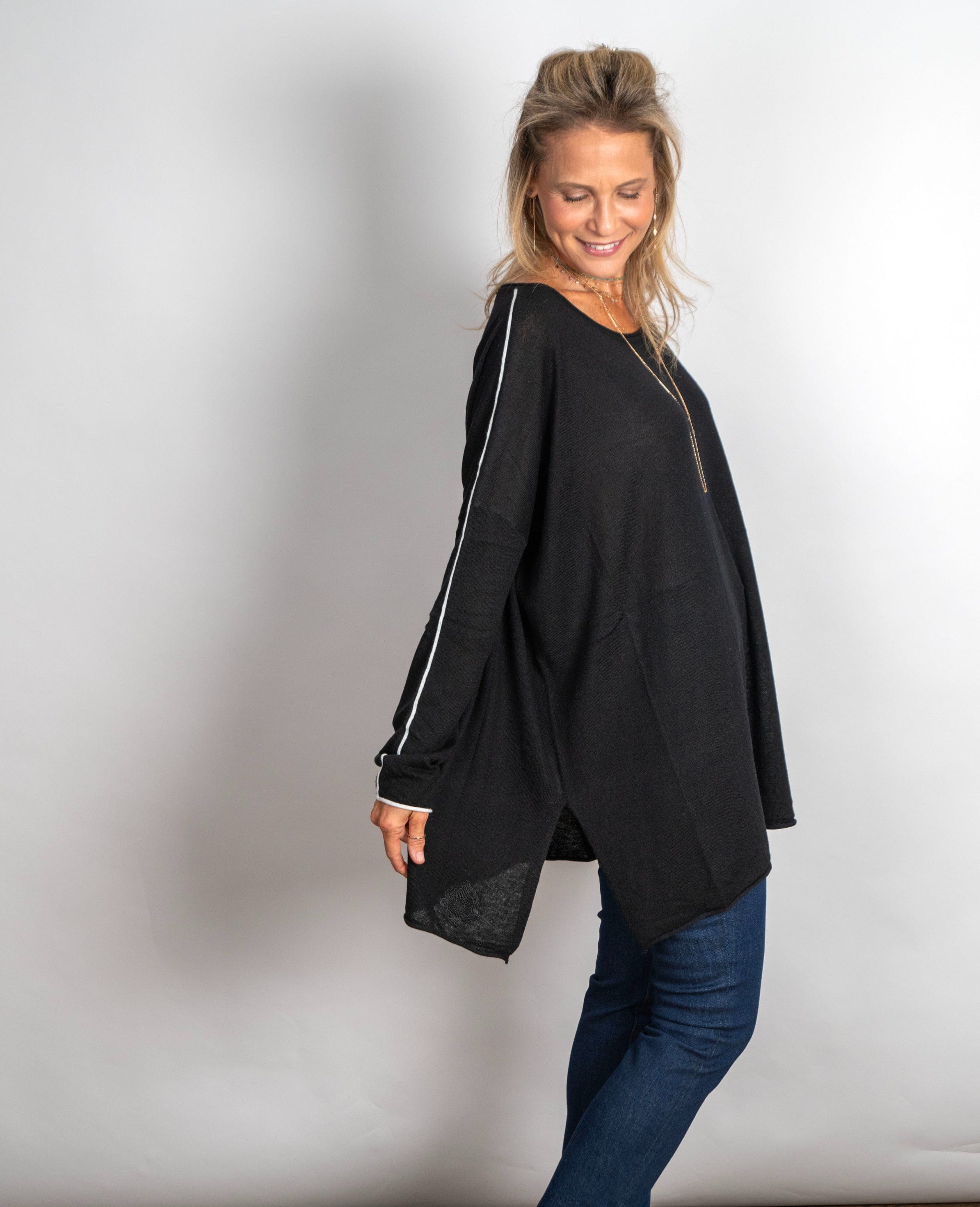 WIHTNEY סריג שחור אוברסייז image 1