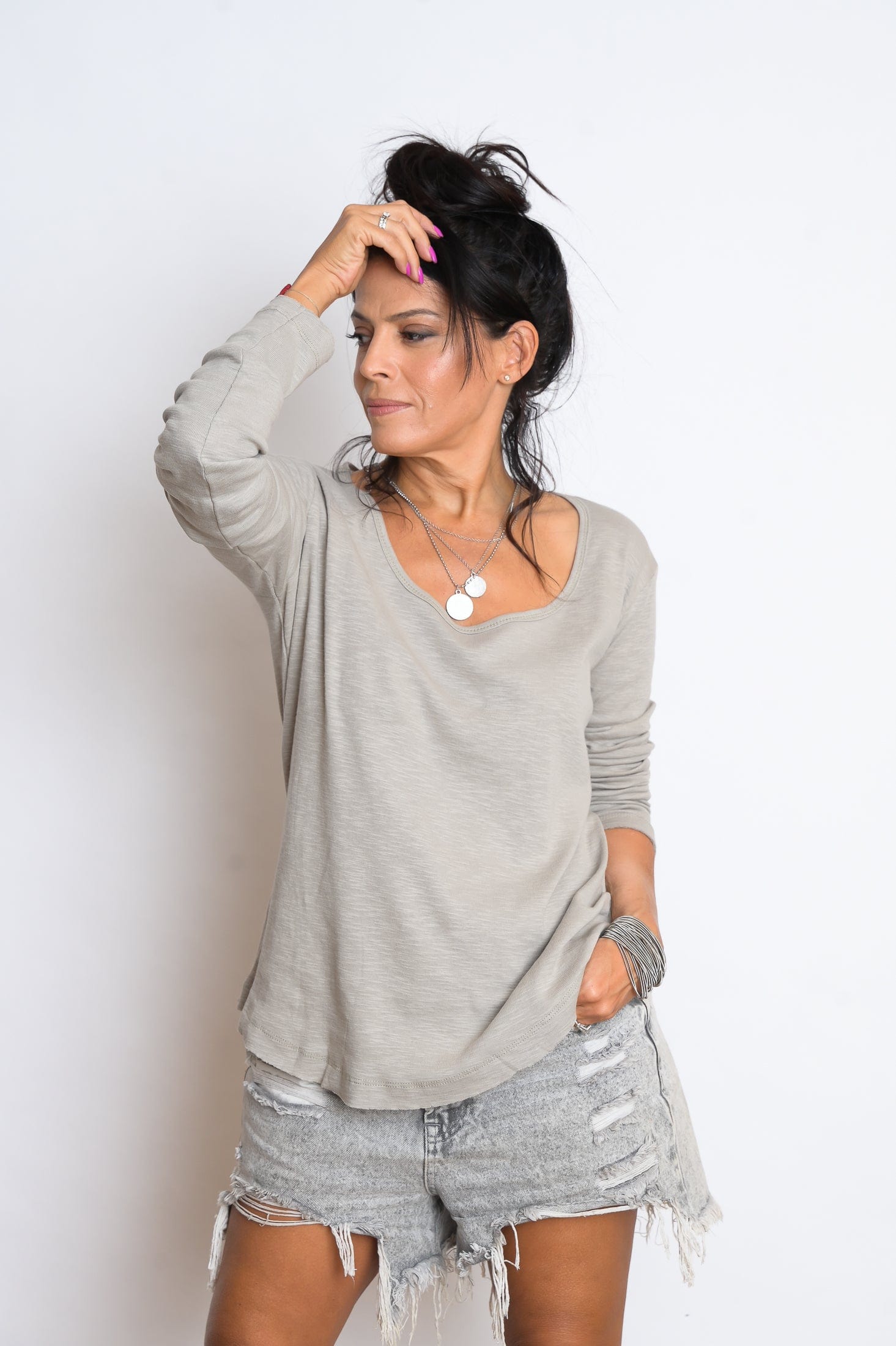 H SHIRT חולצה בייסיק image 1