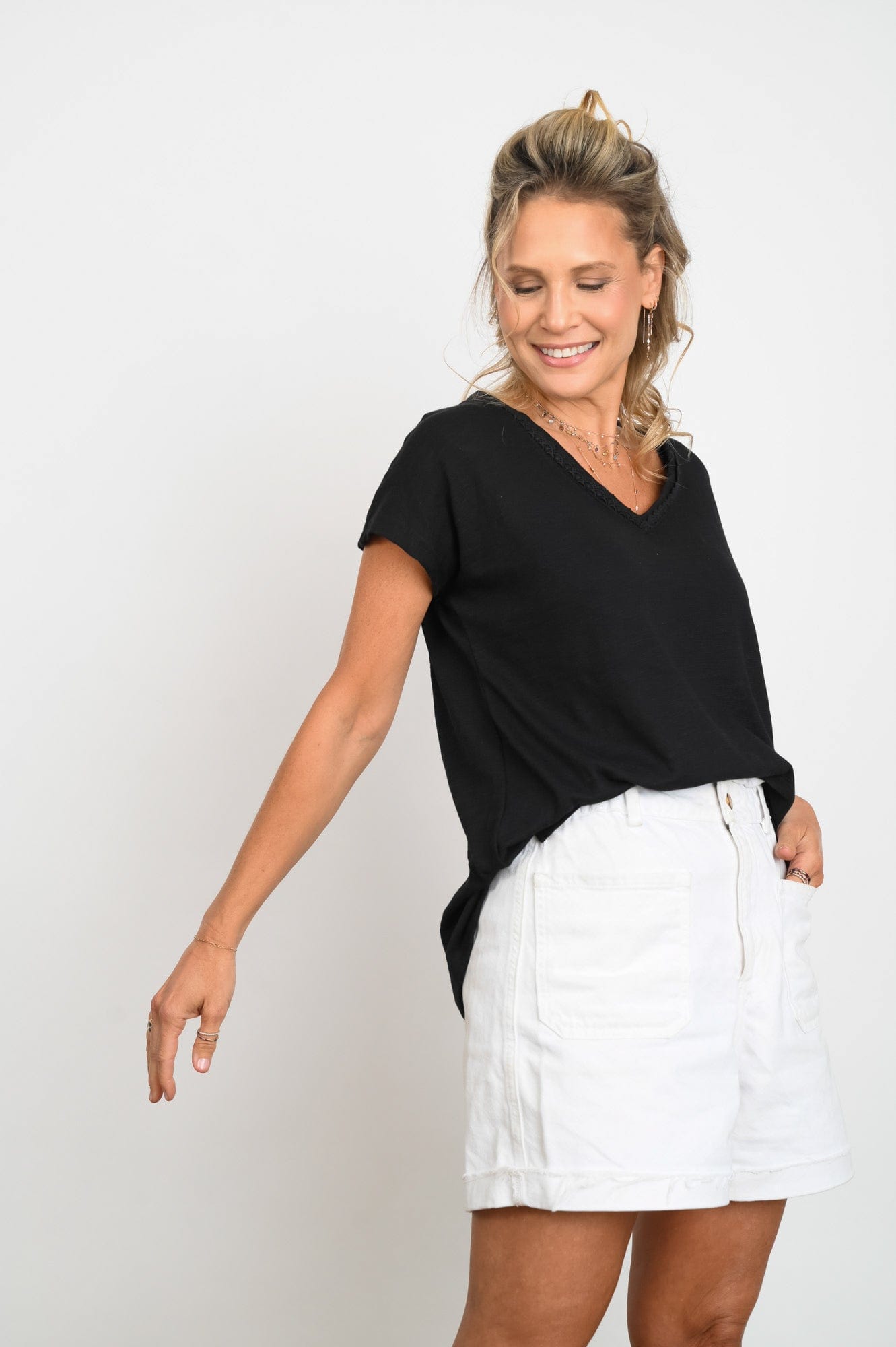 SAME V חולצה תחרה שחורה image 4