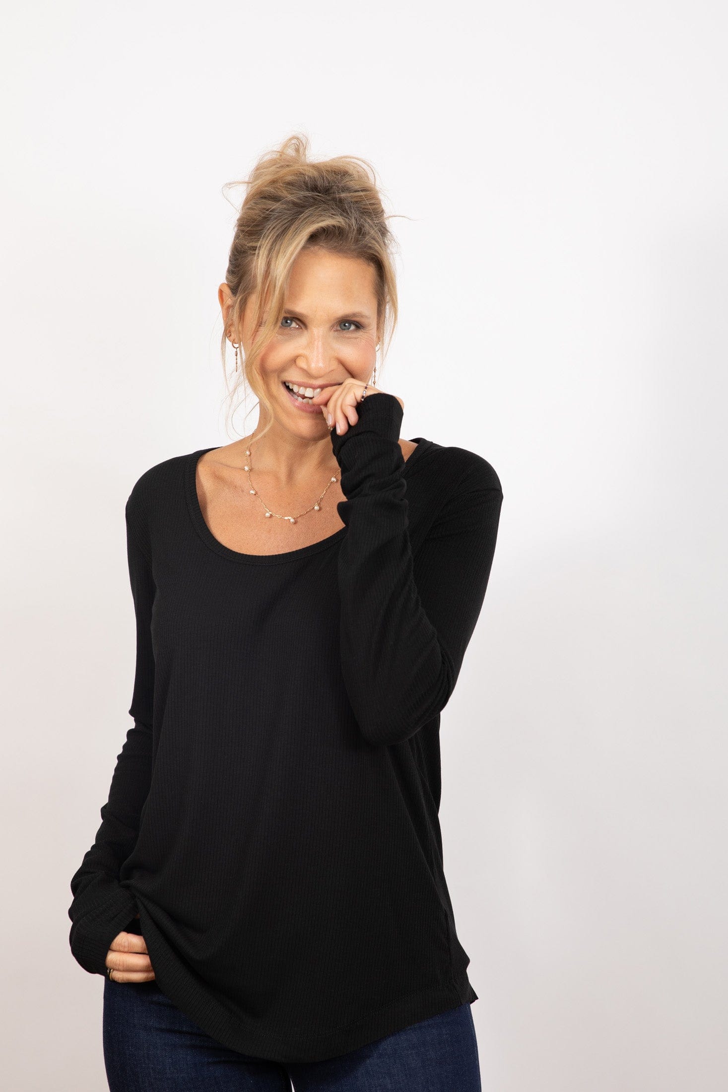 M SHIRT  חולצה שחורה בייסיק image 4