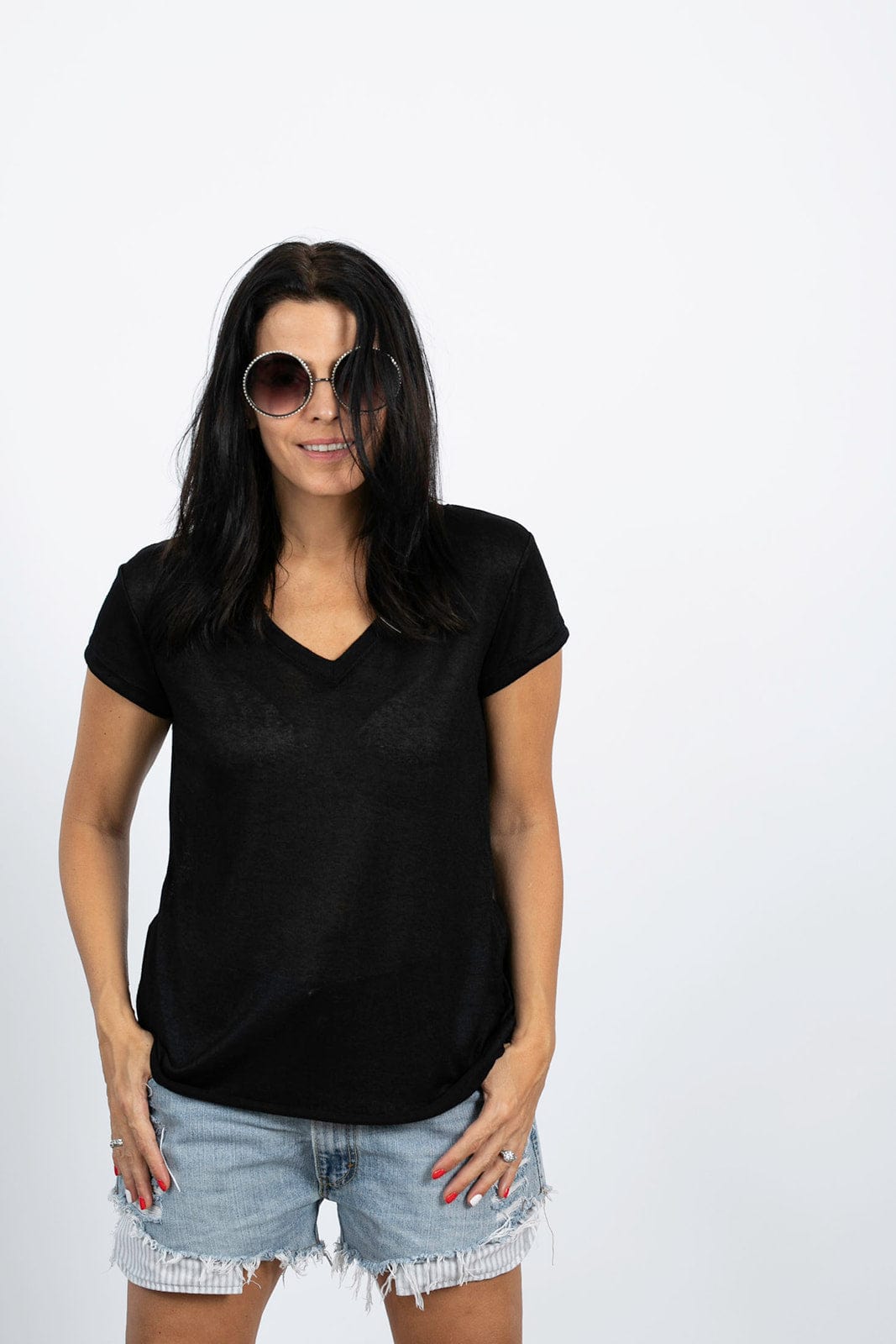SPOT שחורה V חולצה image 1