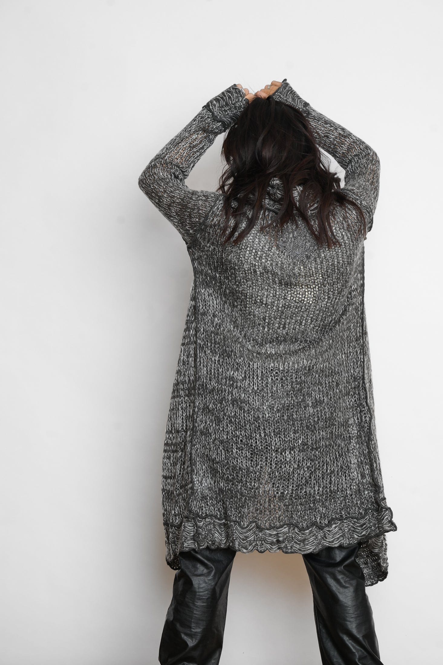 PAROS עליונית סרוגה שחור לבן image 7