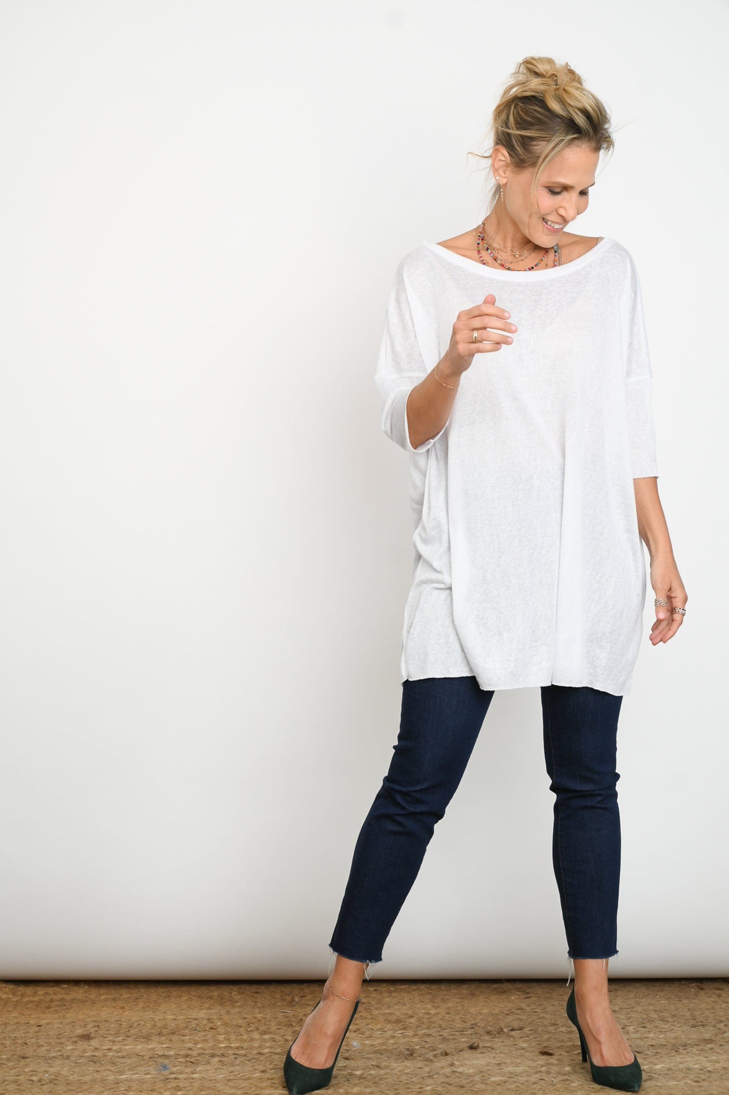 Lili חולצה לבנה אוברסייז image 8