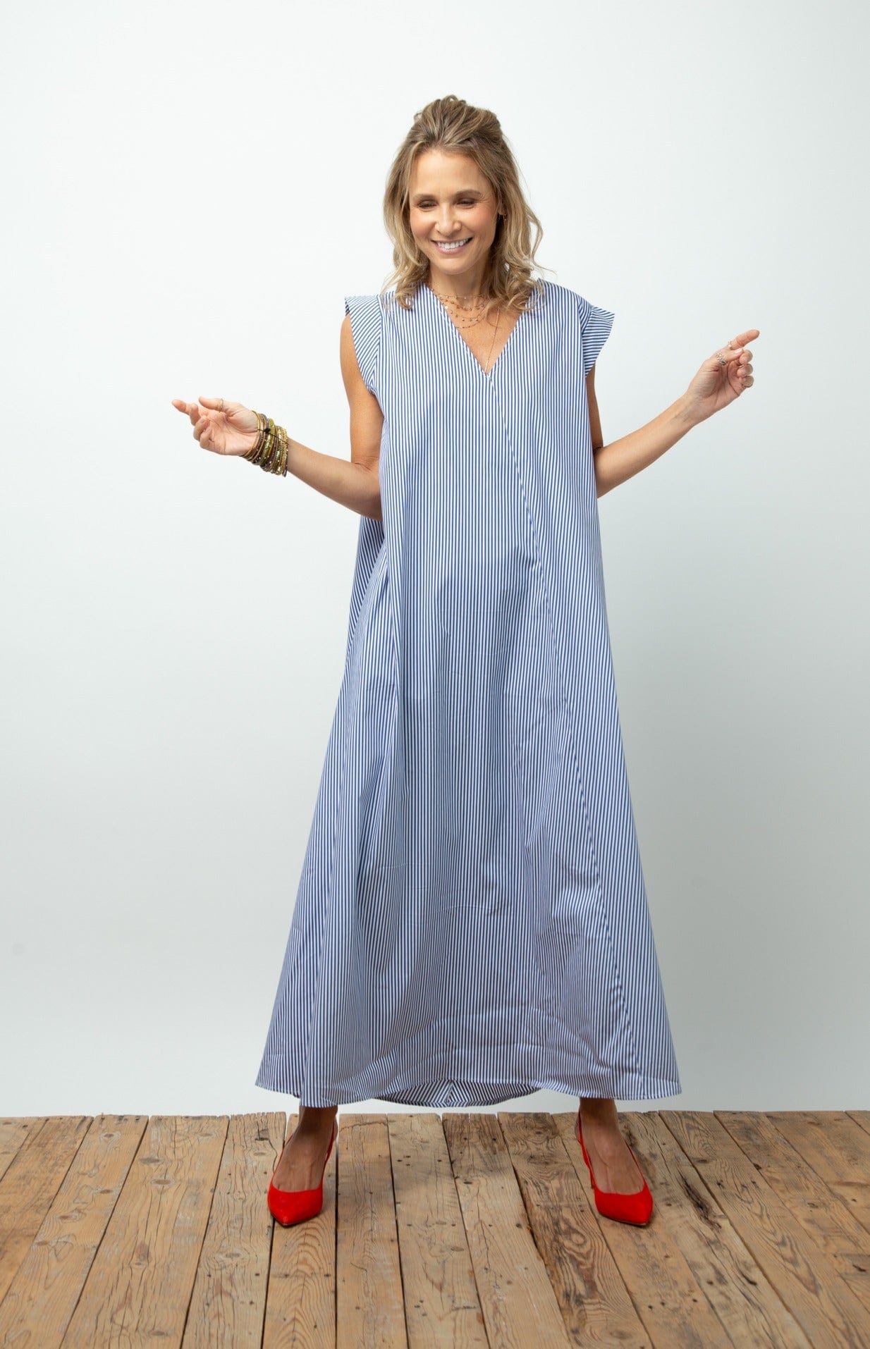 SHIFT DRESS V   שמלה אוברסייז image 0