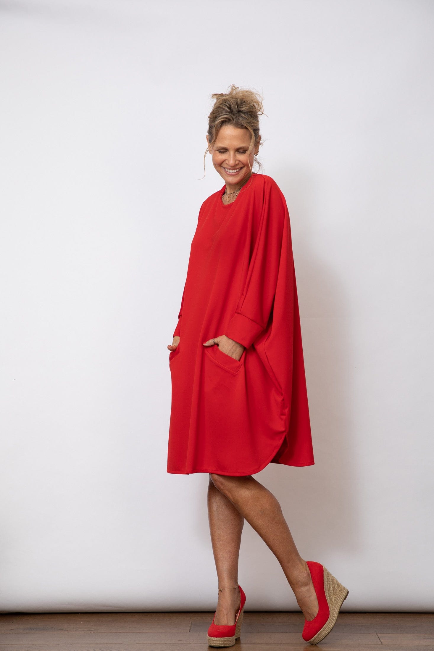 ERIS שמלה אדומה image 2