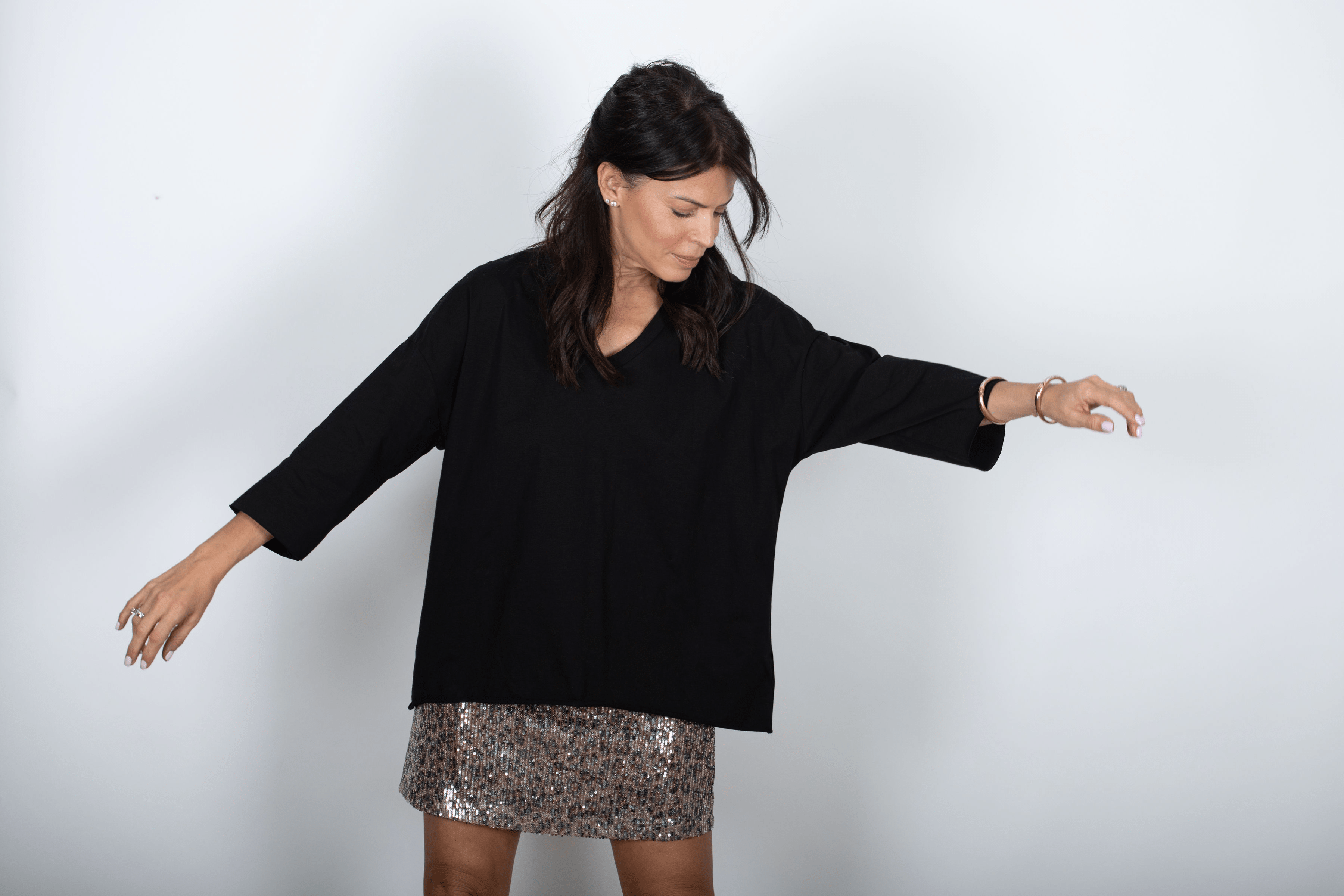 DANIEL שחורהV חולצה אוברסייז image 8