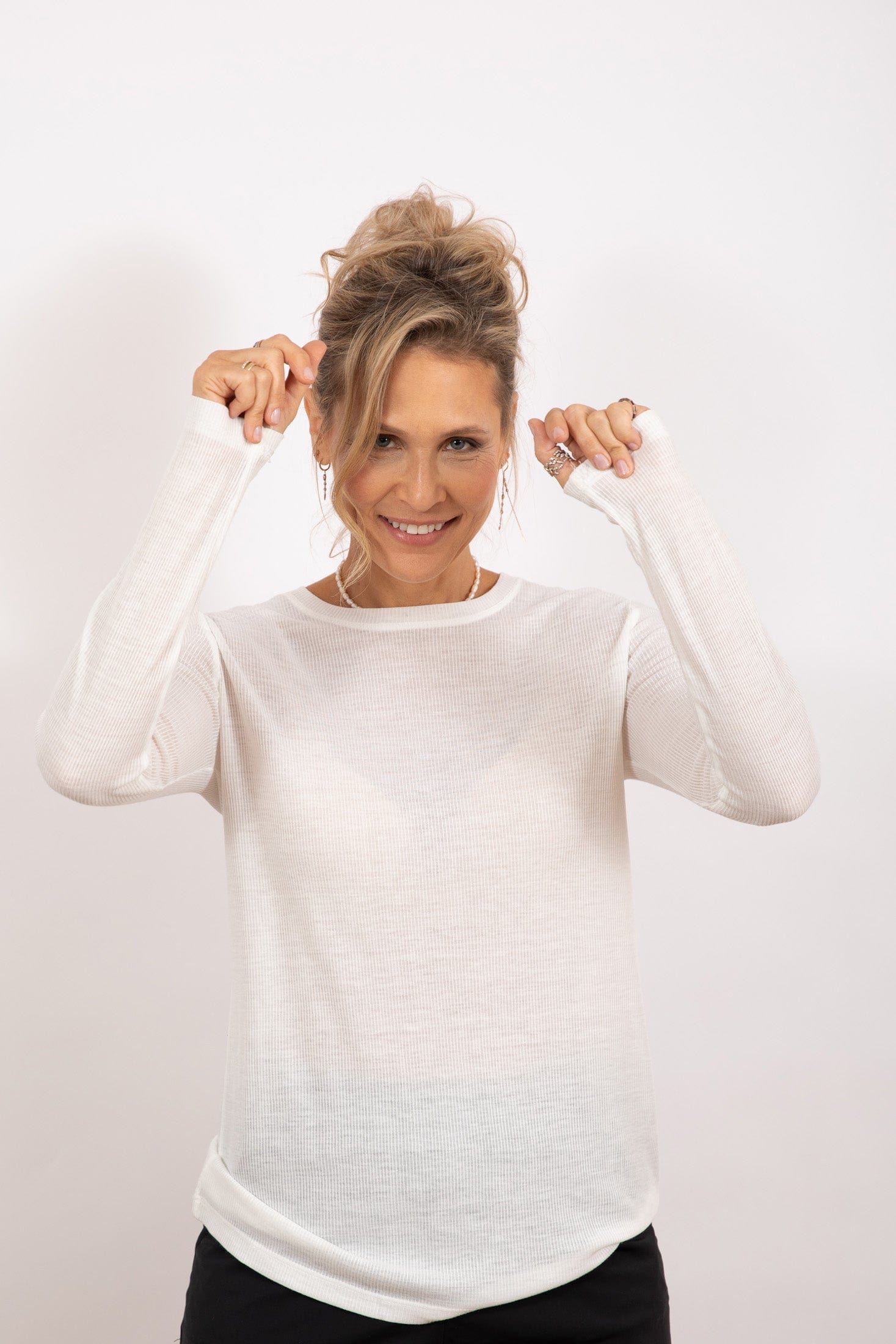 P SHIRT  חולצה לבנה בייסיק image 6