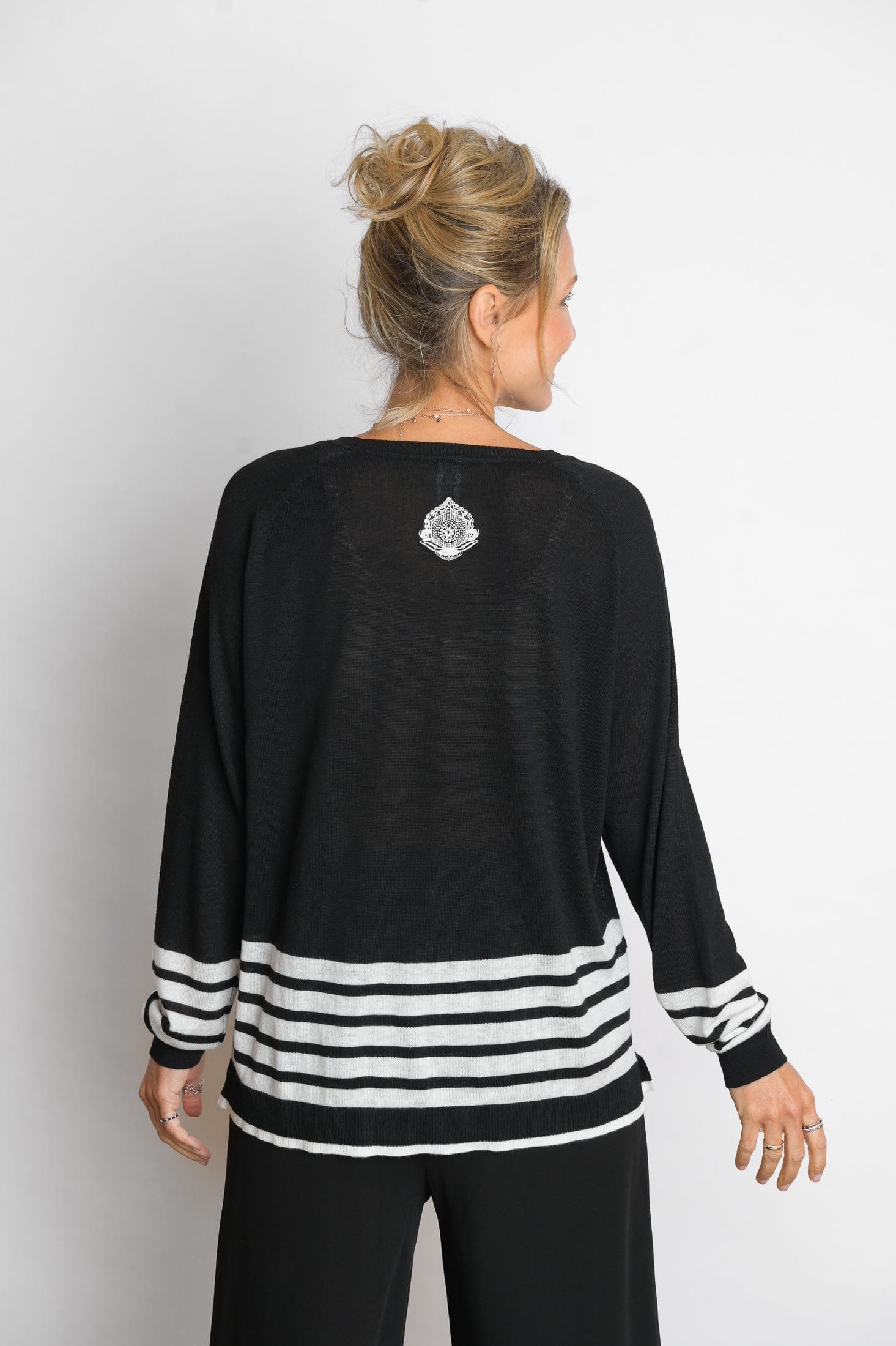 ARKI סריג פסים שחור לבן image 6