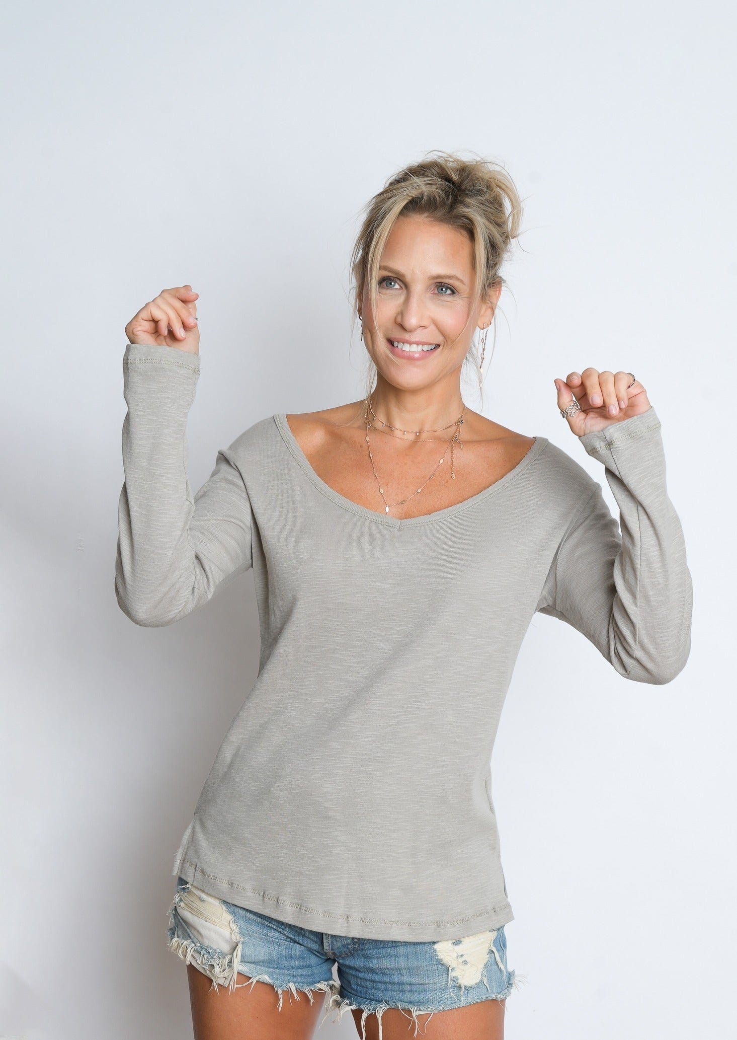 E SHIRT ביסיק V חולצה image 7