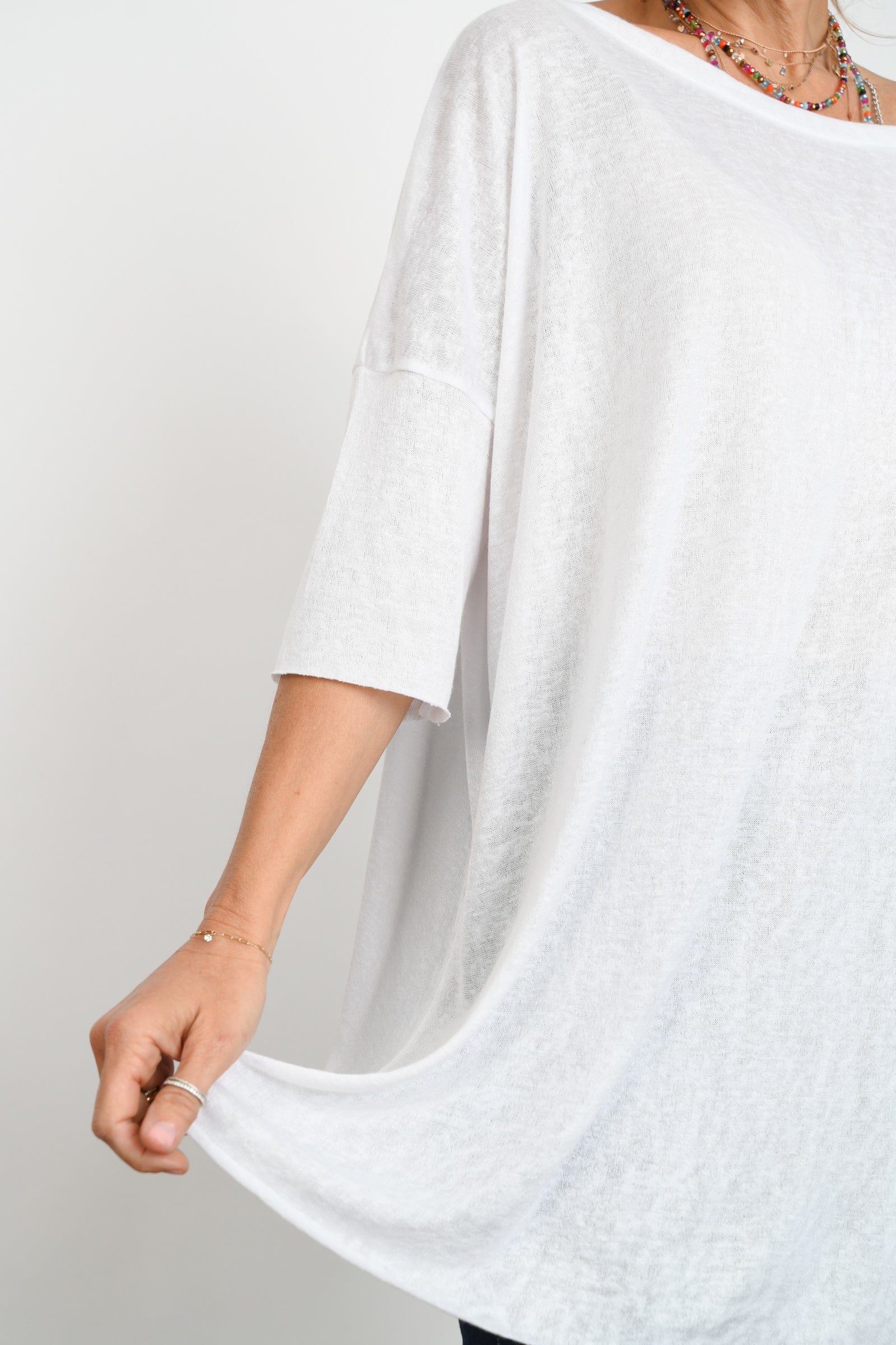 Lili חולצה לבנה אוברסייז image 4