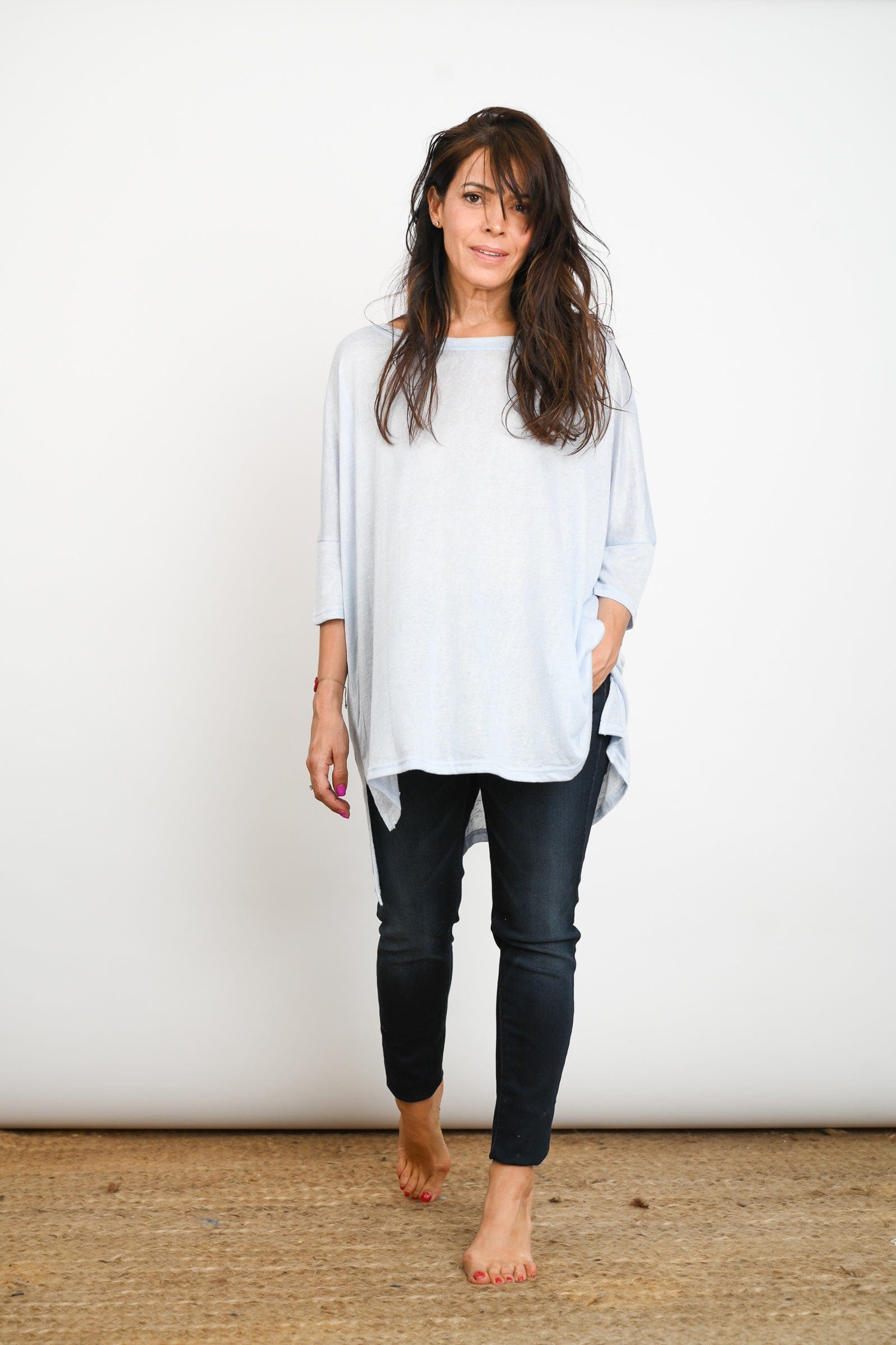 LEO  חולצה תכלת אוברסייז גדולה image 1