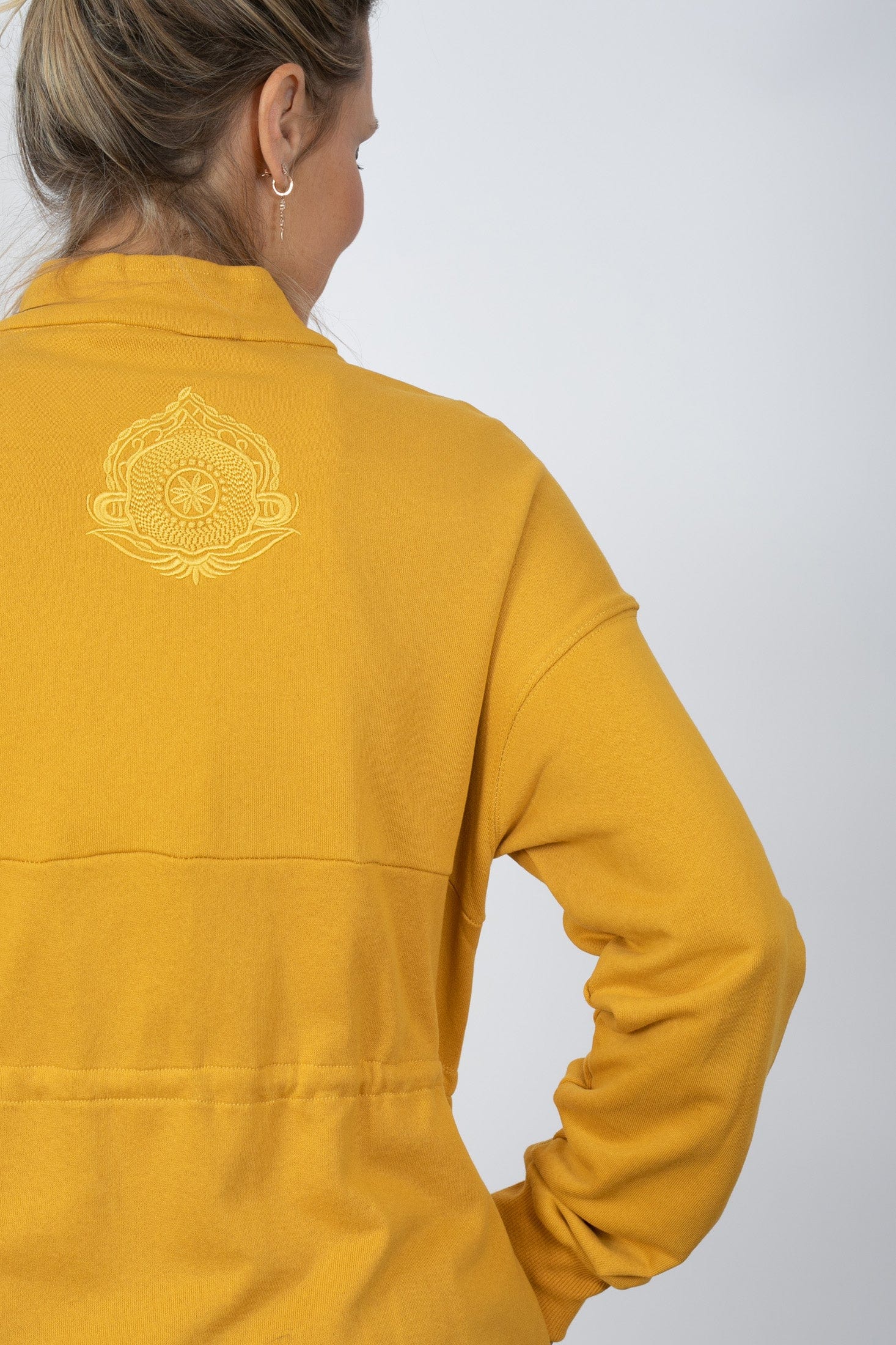 MELON עליונית טרנינג חרדל image 8