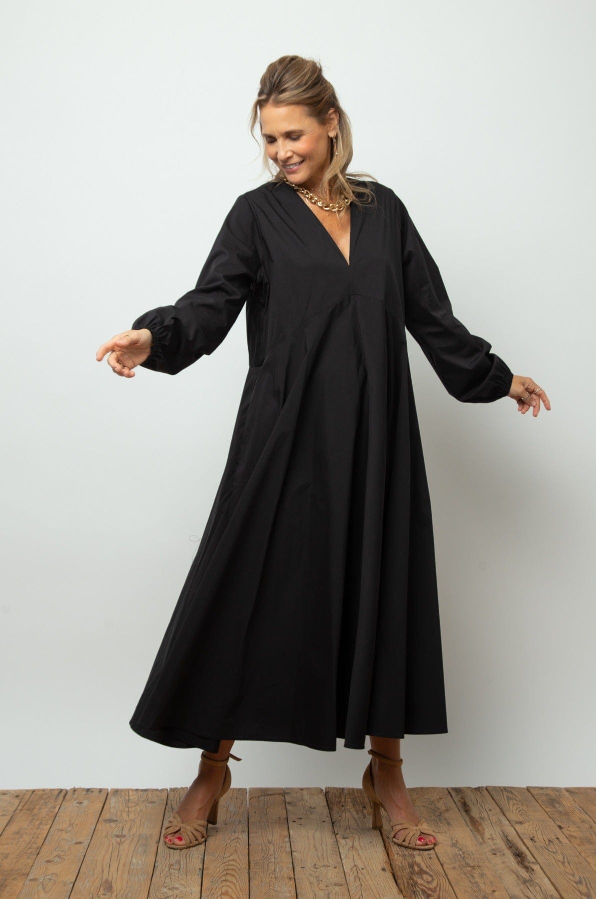 BRAY DRESS  שמלה מקסי שחורה אוברסייז image 1