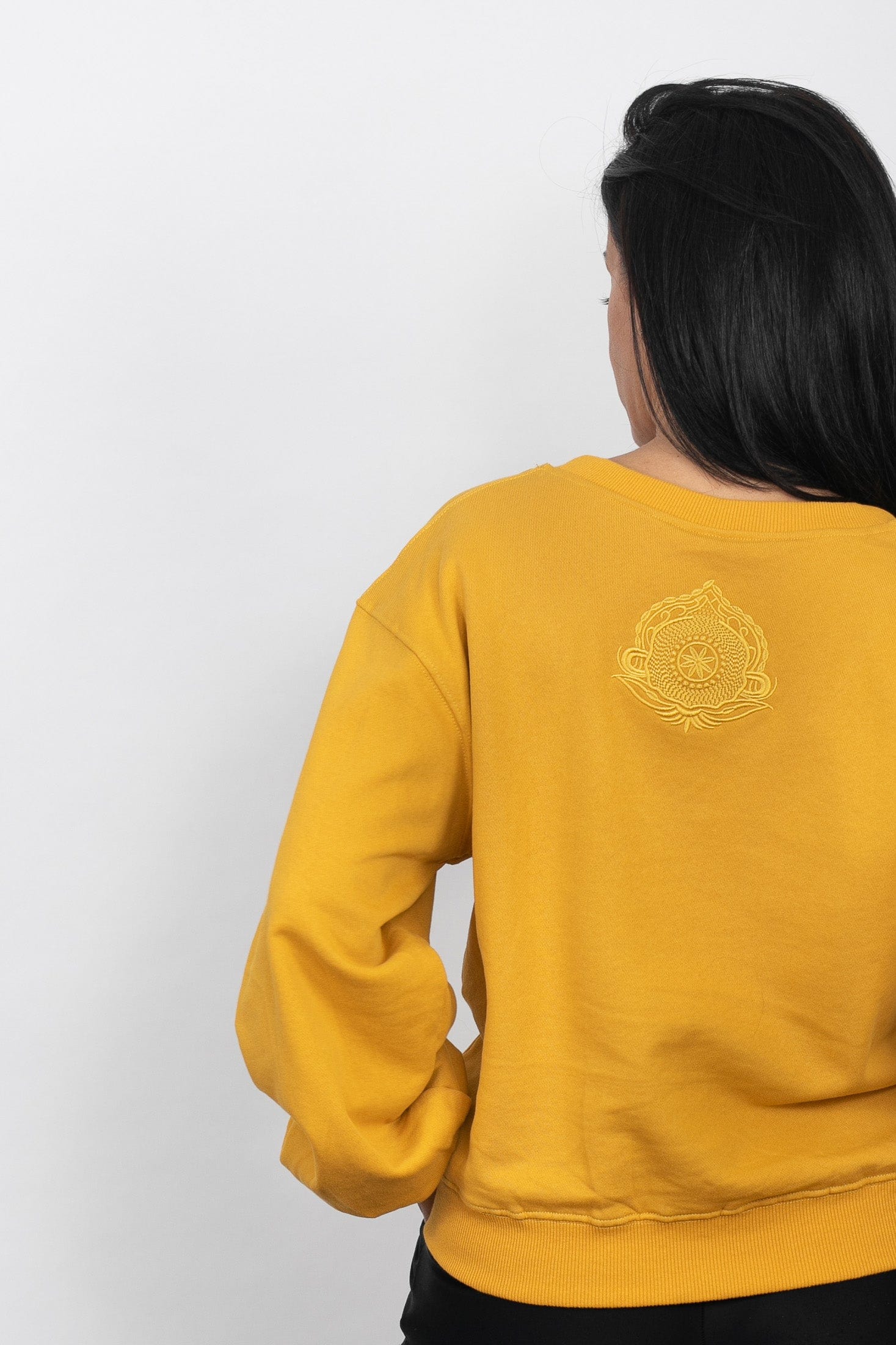 PEAR V  חולצת טרנינג חרדל image 1