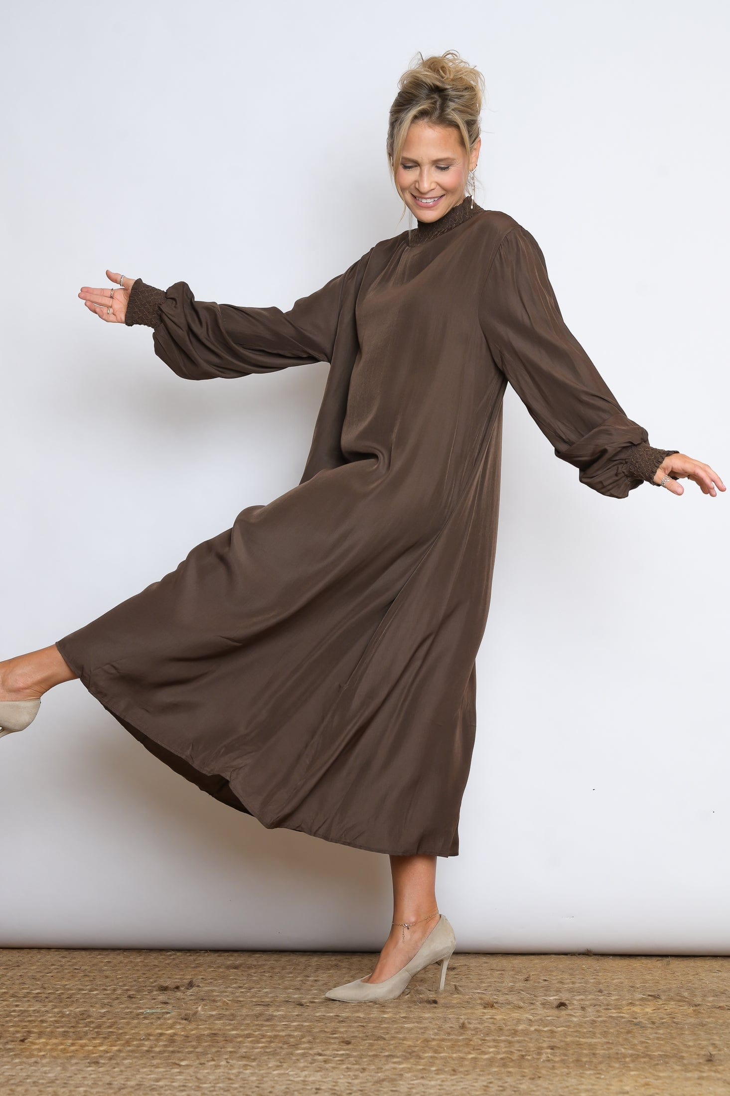 RAINI שמלת גולף חומה image 3