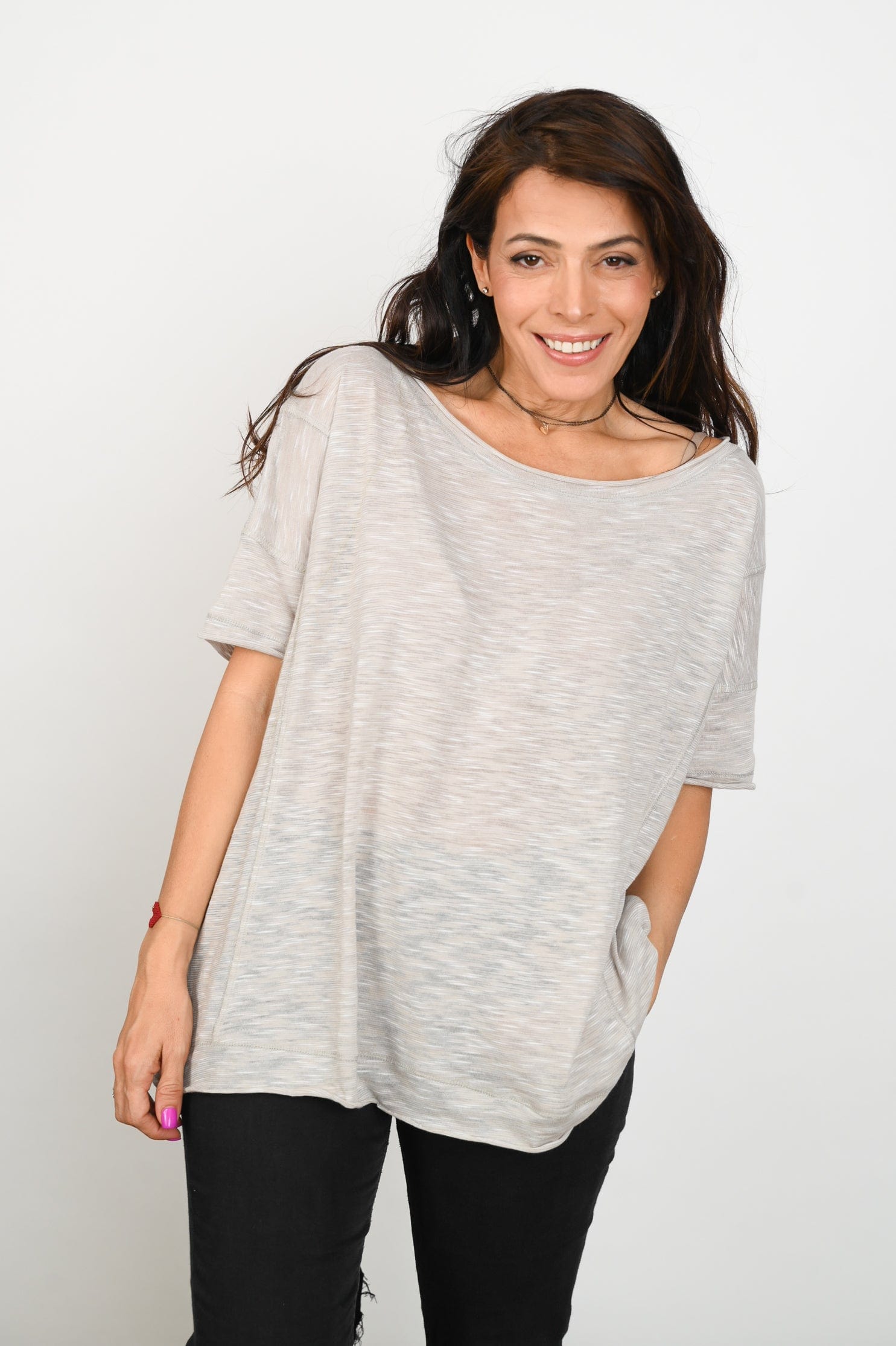 IT חולצה אפורה image 4