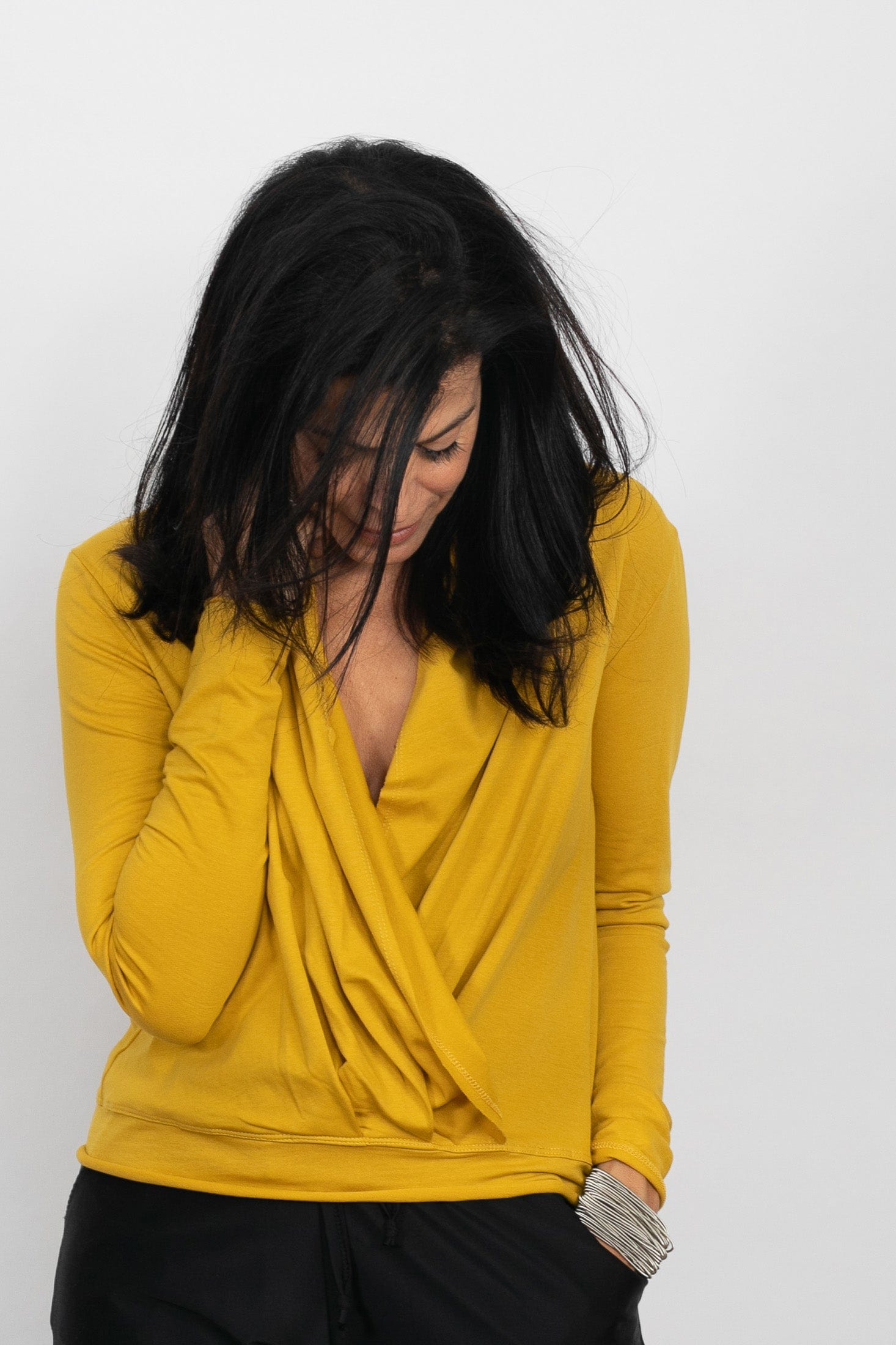 GLOW  חולצה מעוצבת image 2