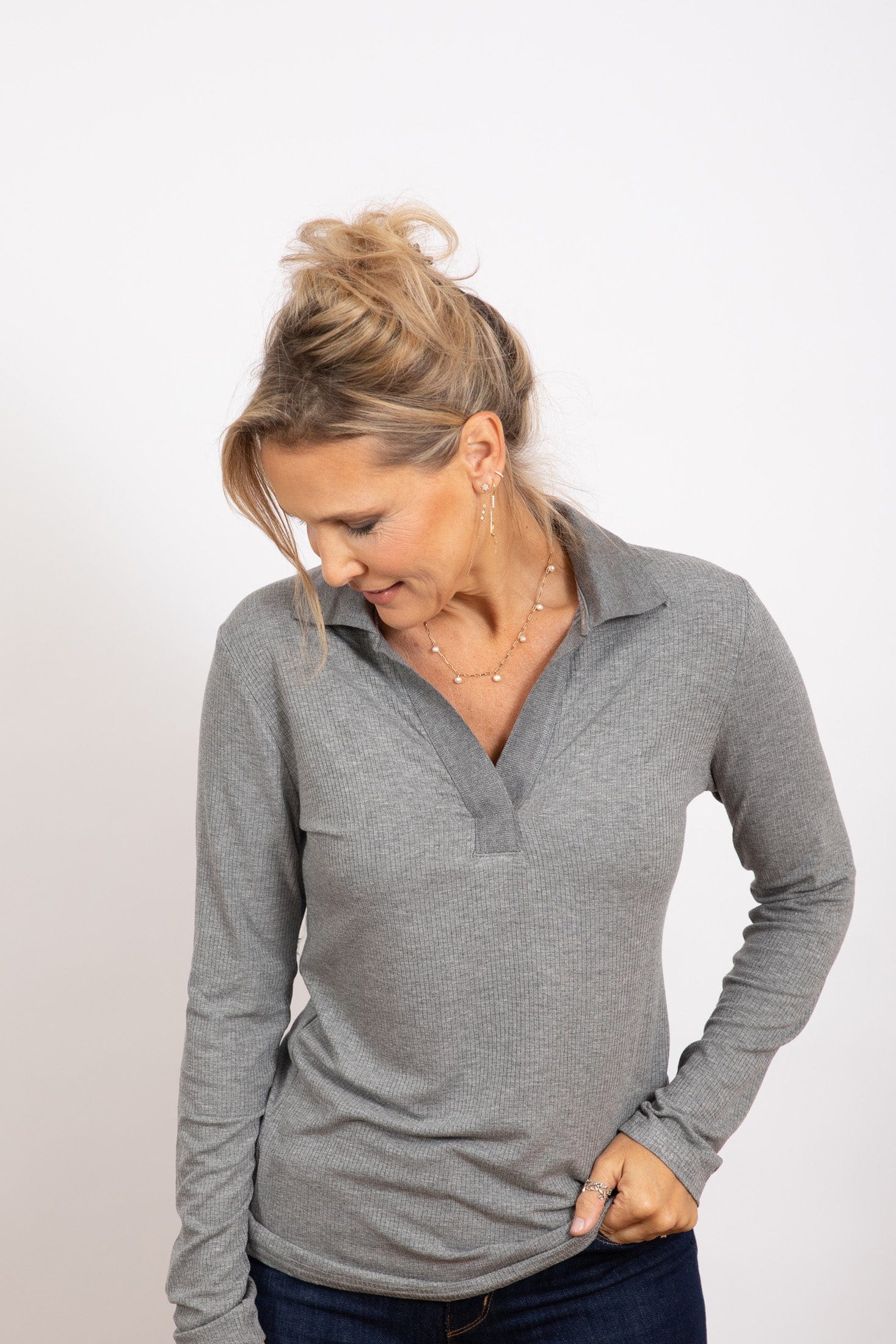 I SHIRT  חולצה אפורה image 4