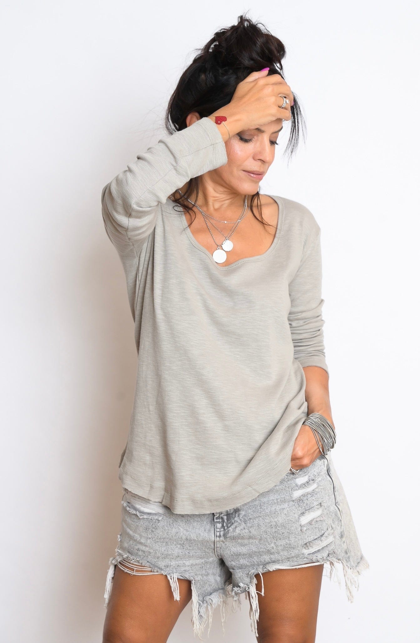 H SHIRT חולצה בייסיק image 7