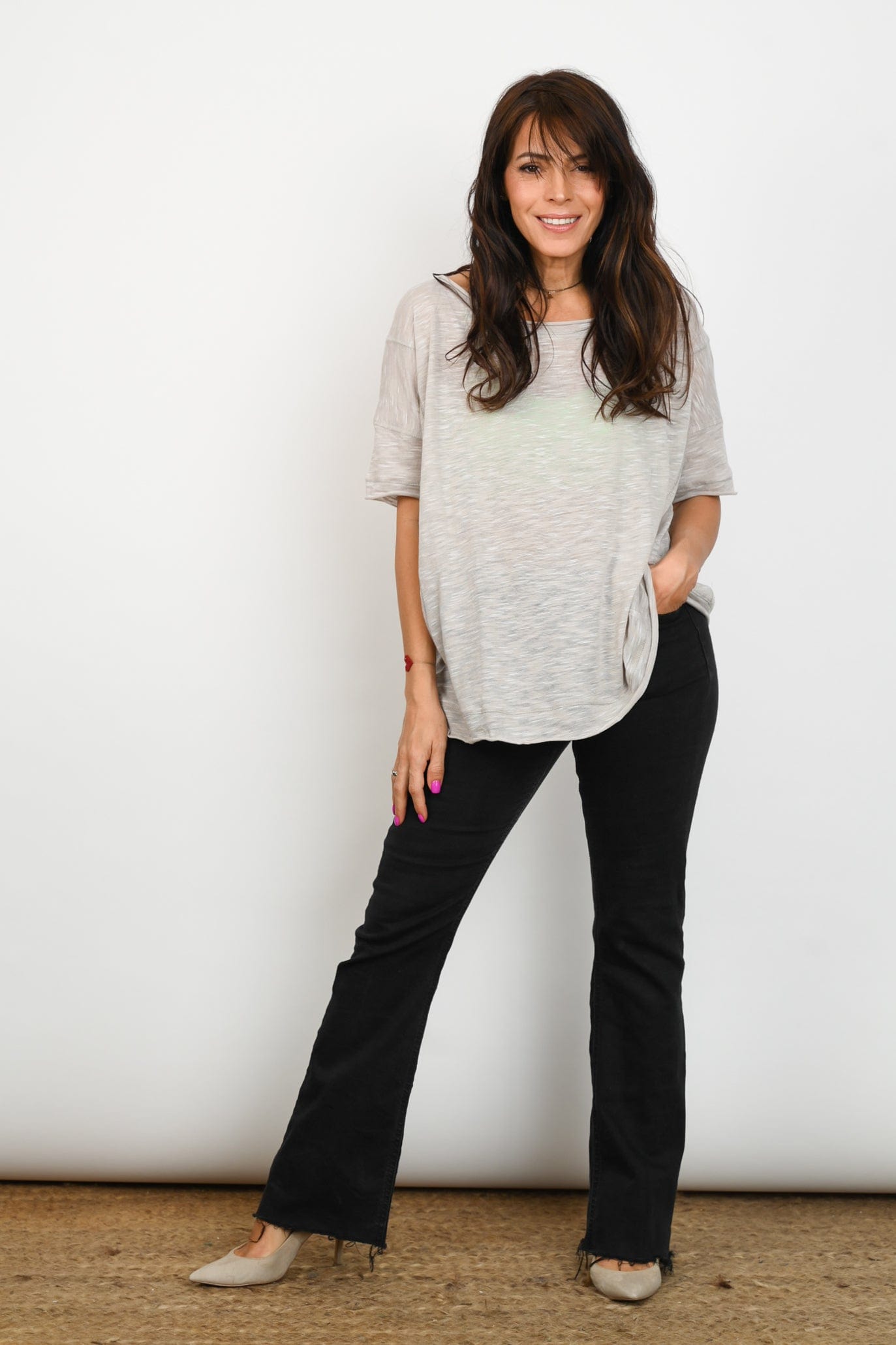 IT חולצה אפורה image 8