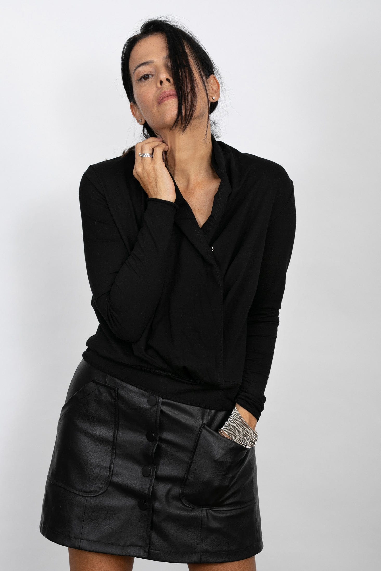 GLOW  חולצה מעוצבת שחורה image 7