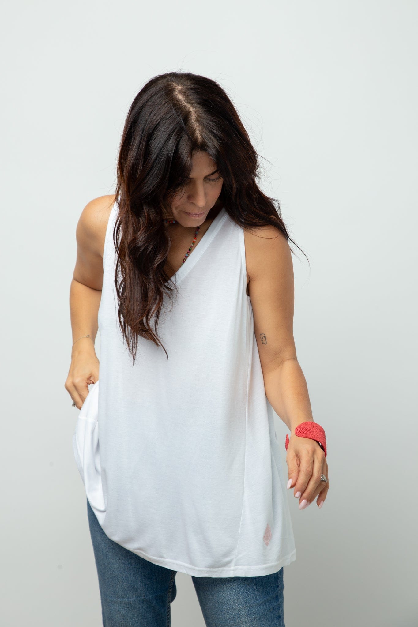 SIX V  גופייה לבנה image 5