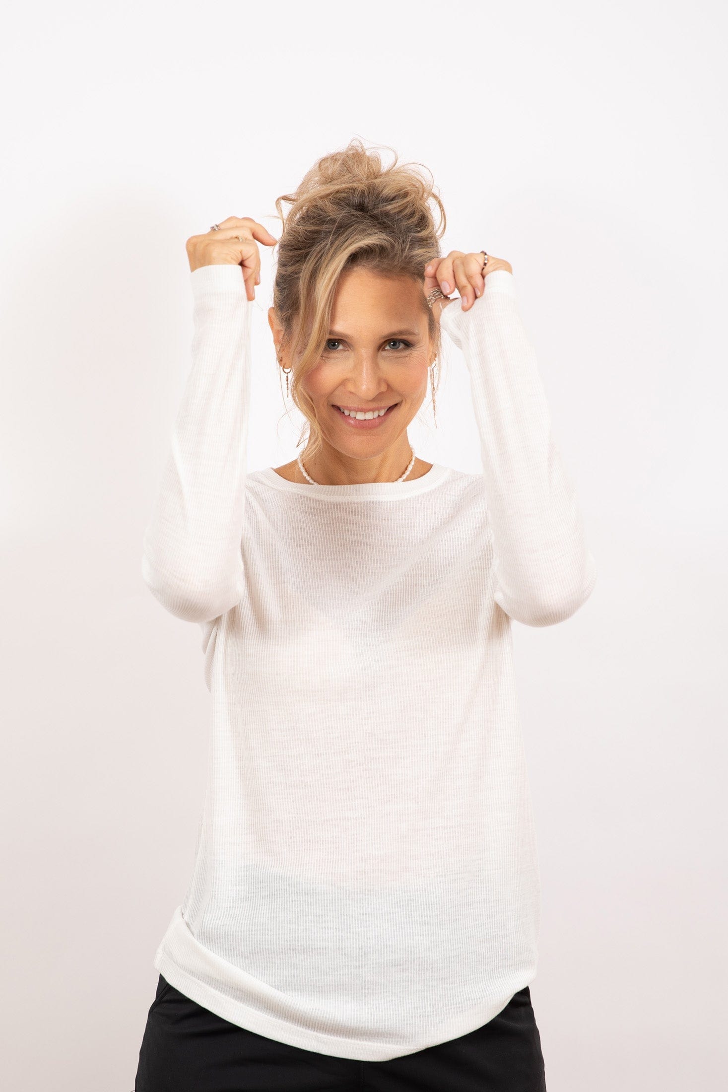 P SHIRT  חולצה לבנה בייסיק image 1