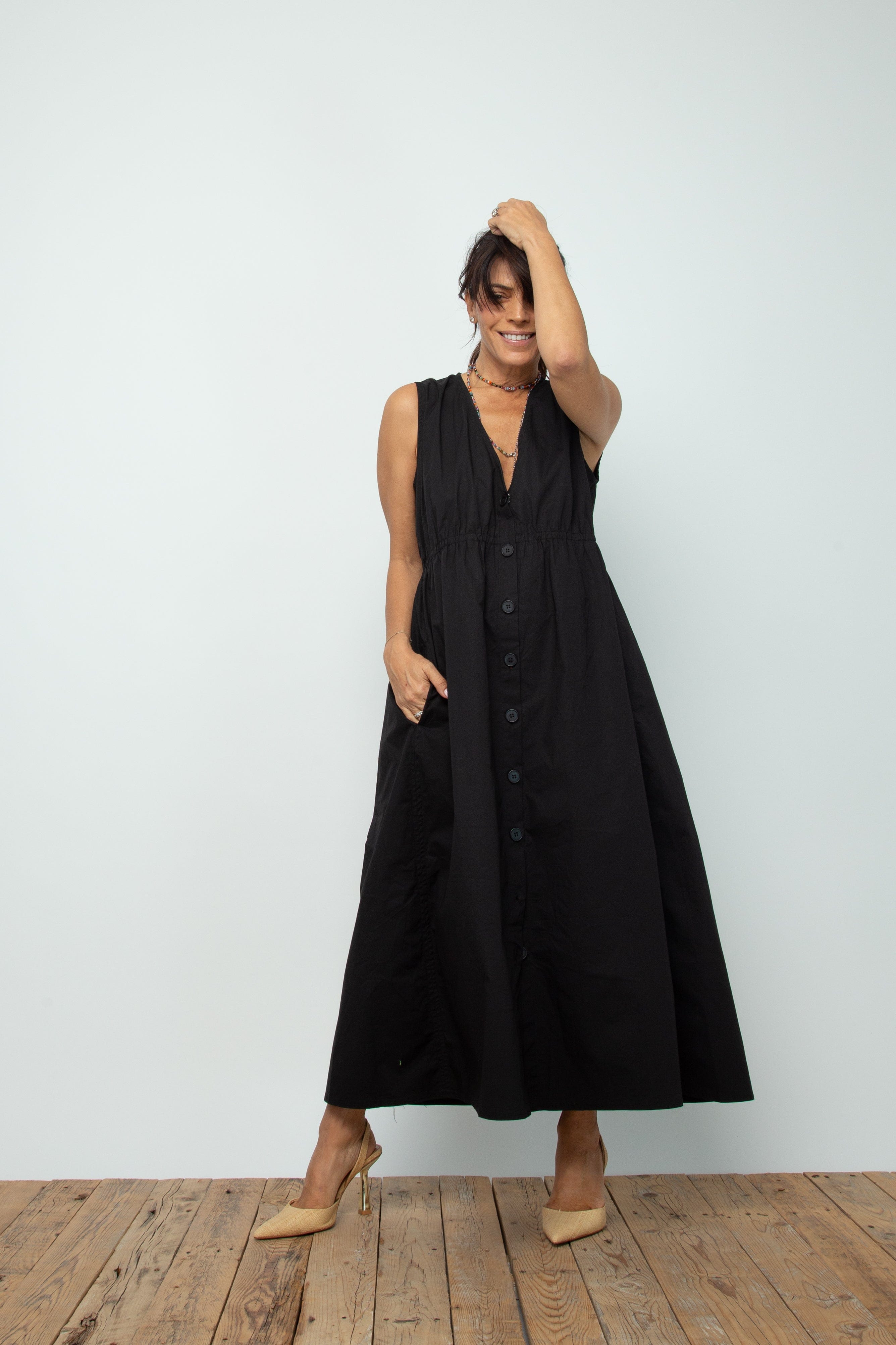 FOUR שמלה ללא שרוולים שחורה כפתורים image 0