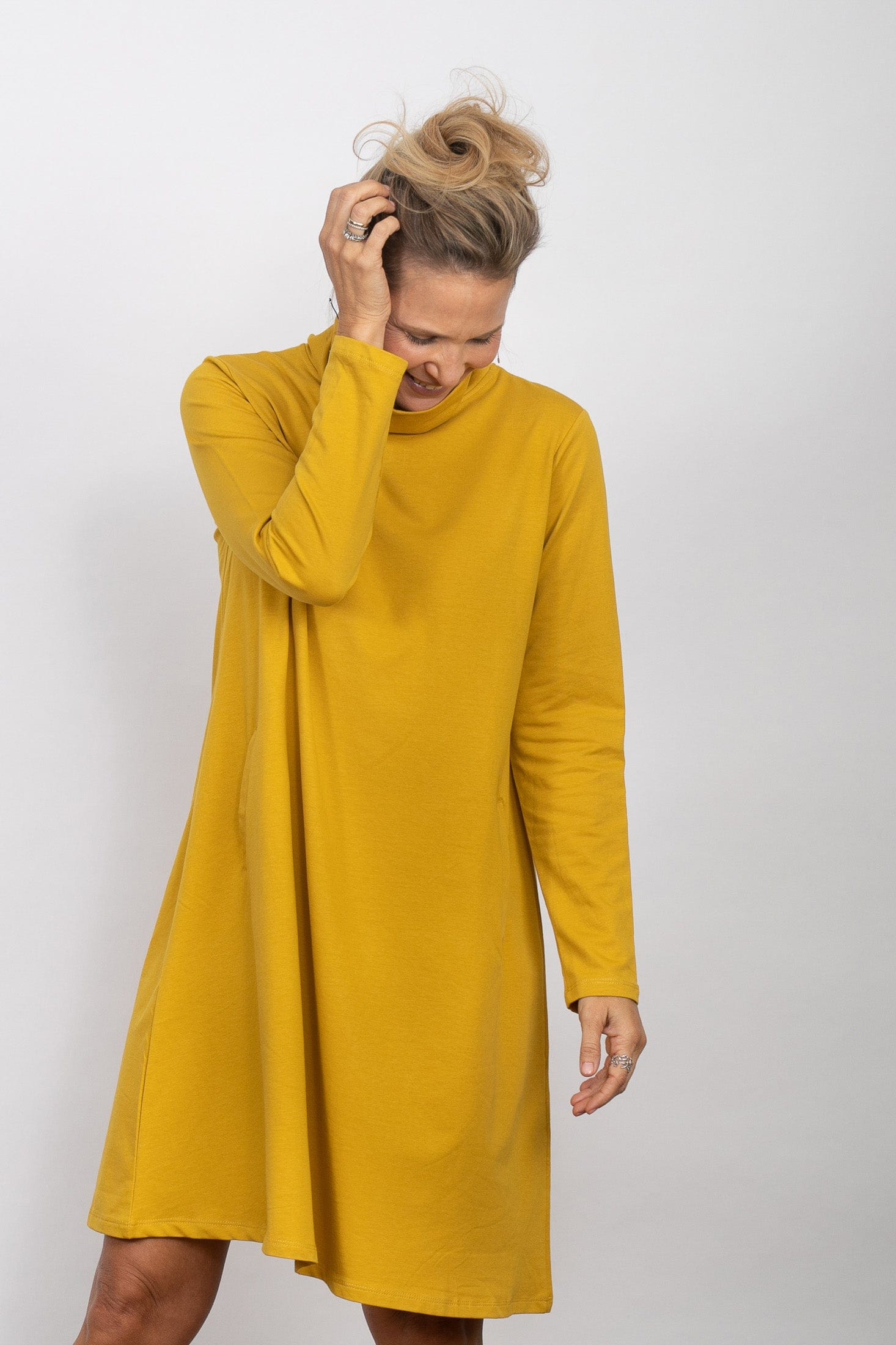 SALT   שמלת גולף פוטר דק image 5