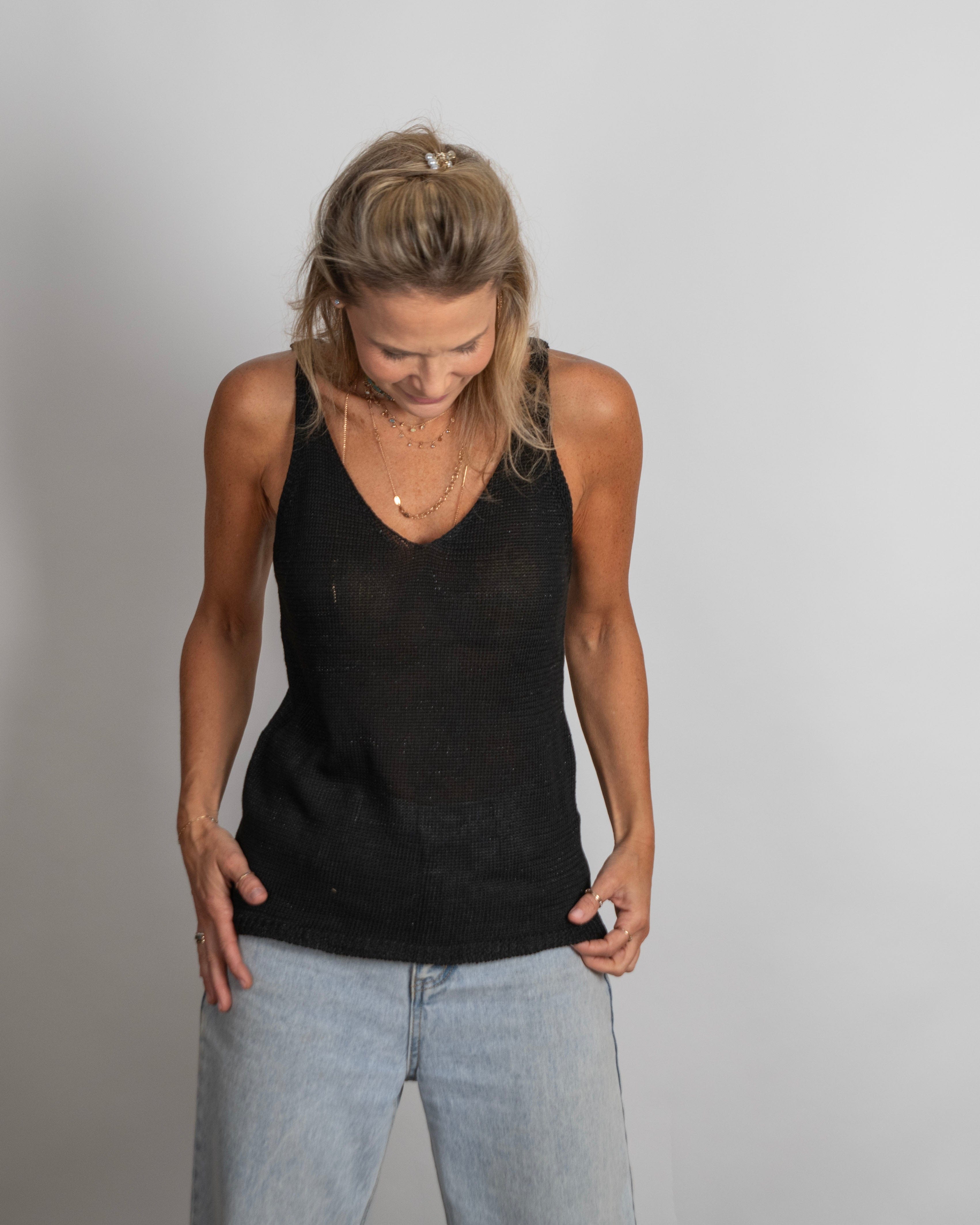 AMY  גופיית סריג שחור image 4